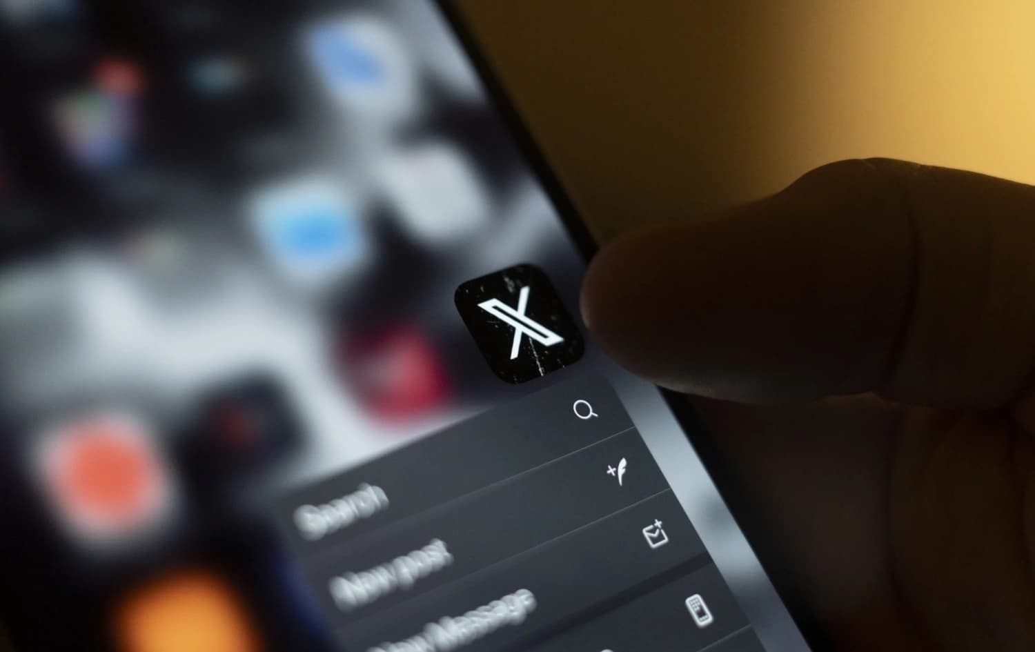 تۆڕی کۆمەڵایەتیی ئێکس هەژمارەکانی ئاژانسی تەسنیمی ئێرانی داخست