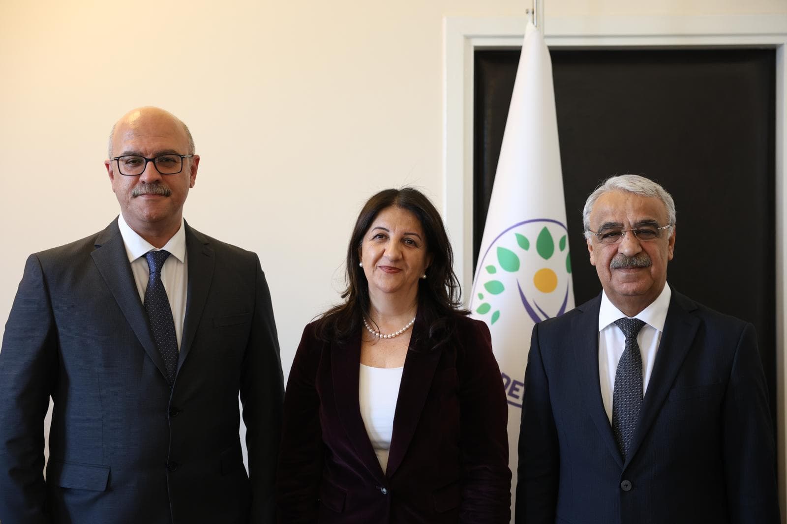 Heyeta Îmraliyê bi Ocalan re hevdîtinek kir
