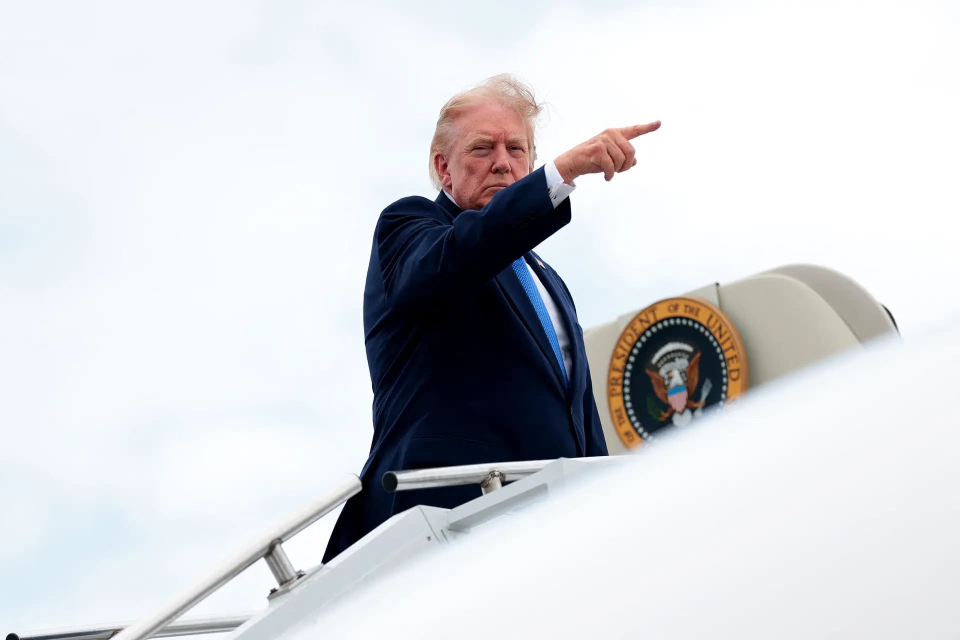 Trump: Pazartesi günü İran ile müzakereler yeniden başlayacak