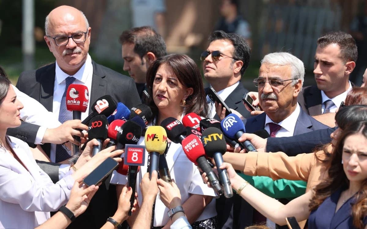 Öcalan: Henüz her şey çözülmüş değildir ancak negatif yaklaşmayı gerektiren bir durum da yoktur