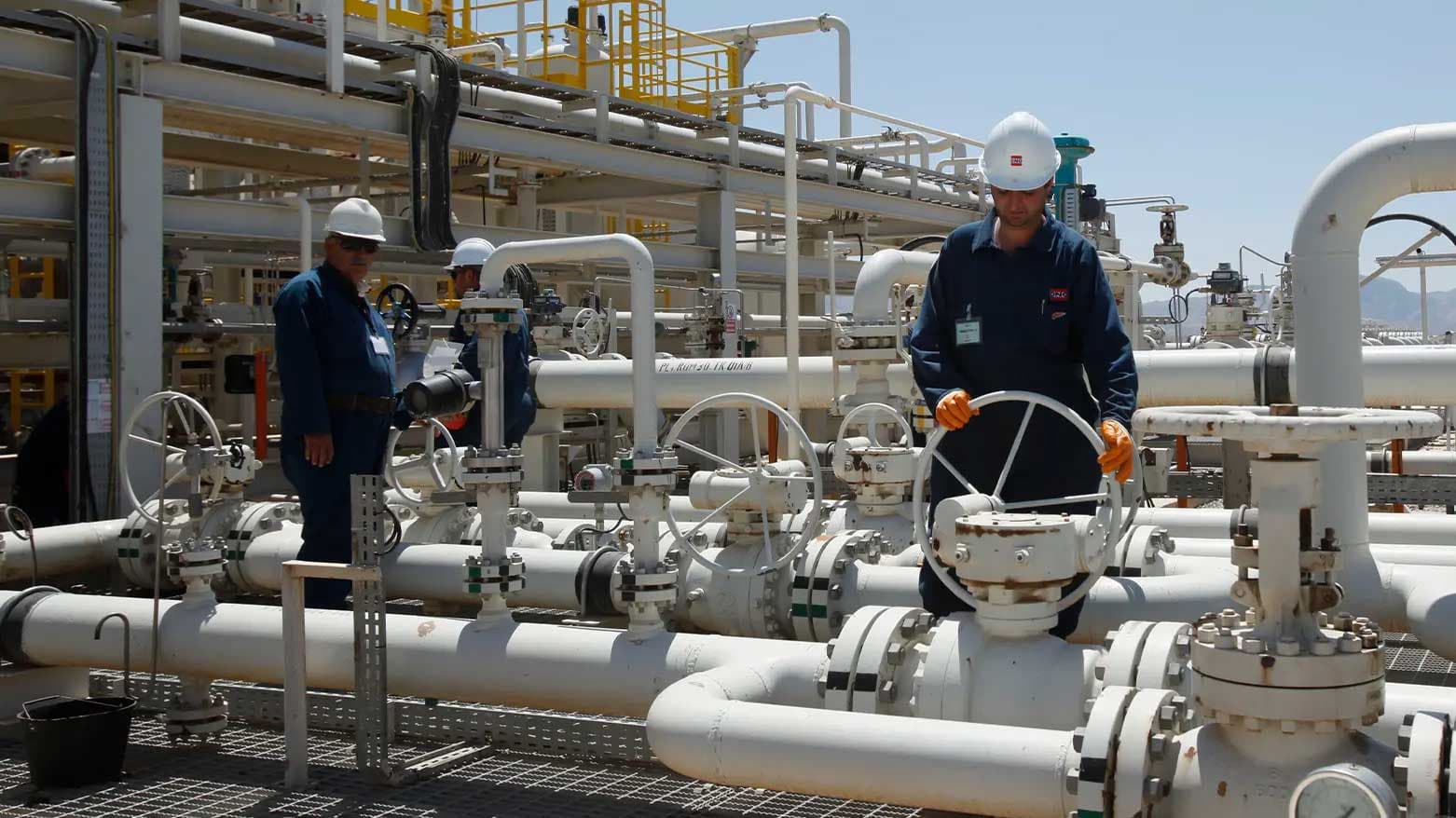 Employees working at Tawke license, March 18, 2025. Photo: AP