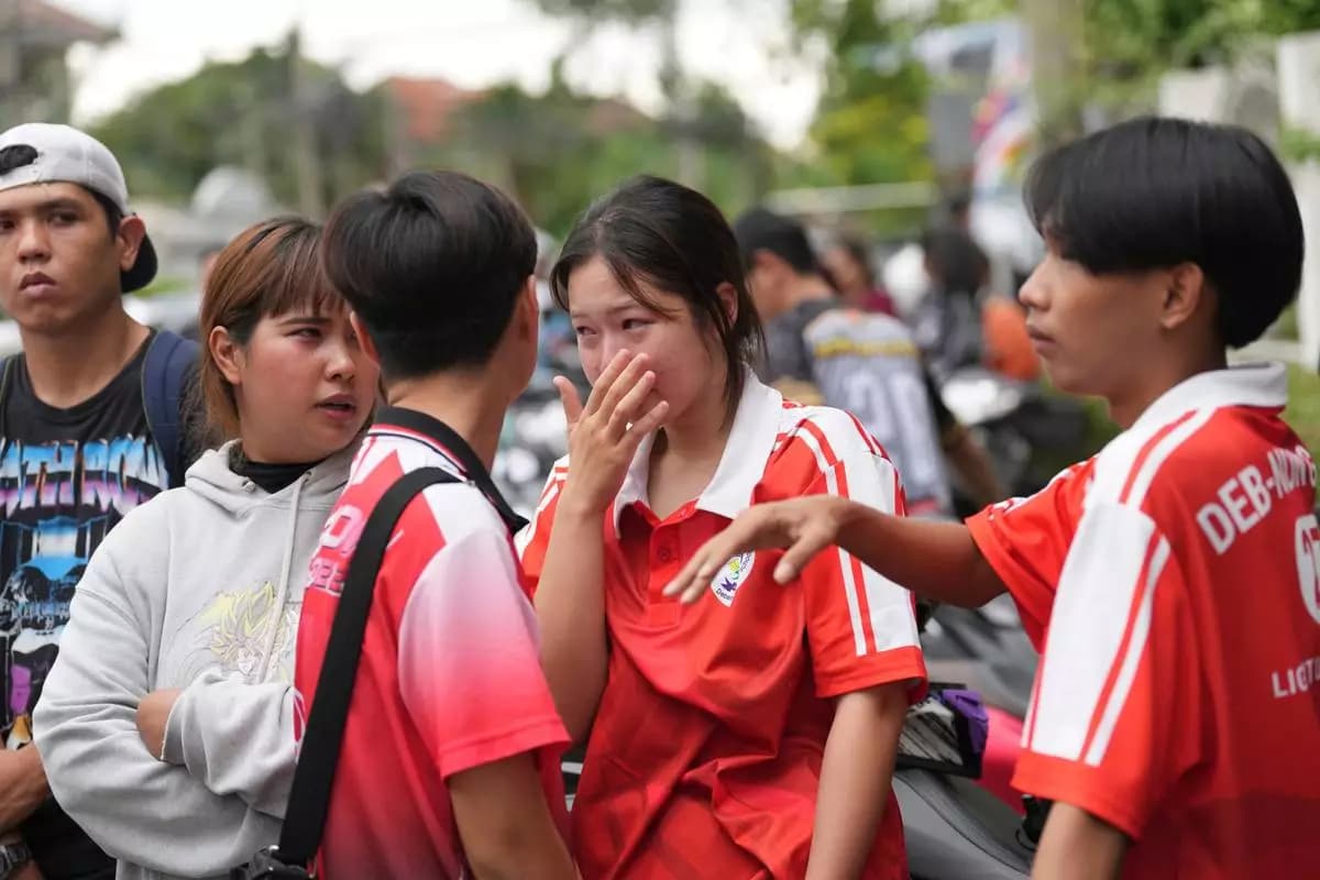 GÜNCELLENDİ- Liseye saldırı: 6 ölü, 15 yaralı