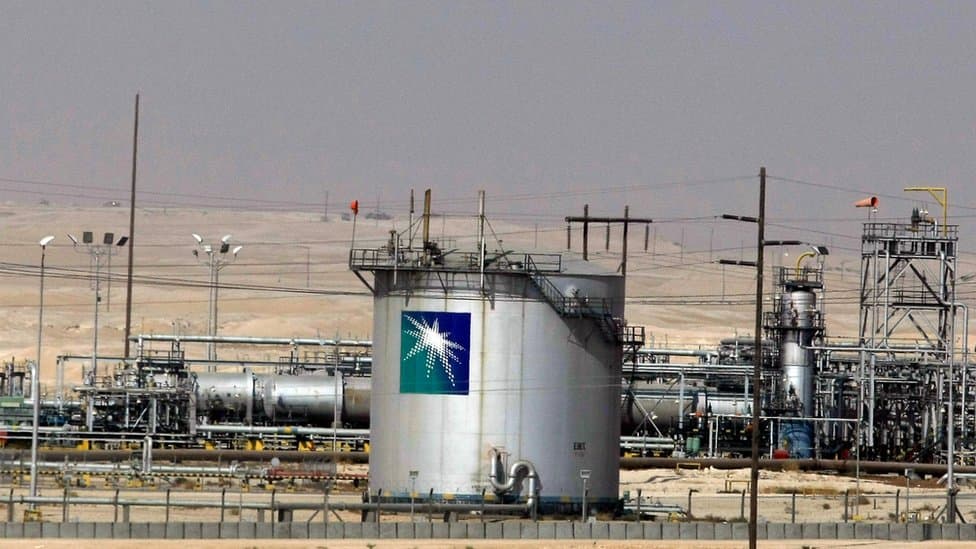 Husiler duyurdu: 'Suudi Arabistan'daki petrol rafinerisini vurduk'
