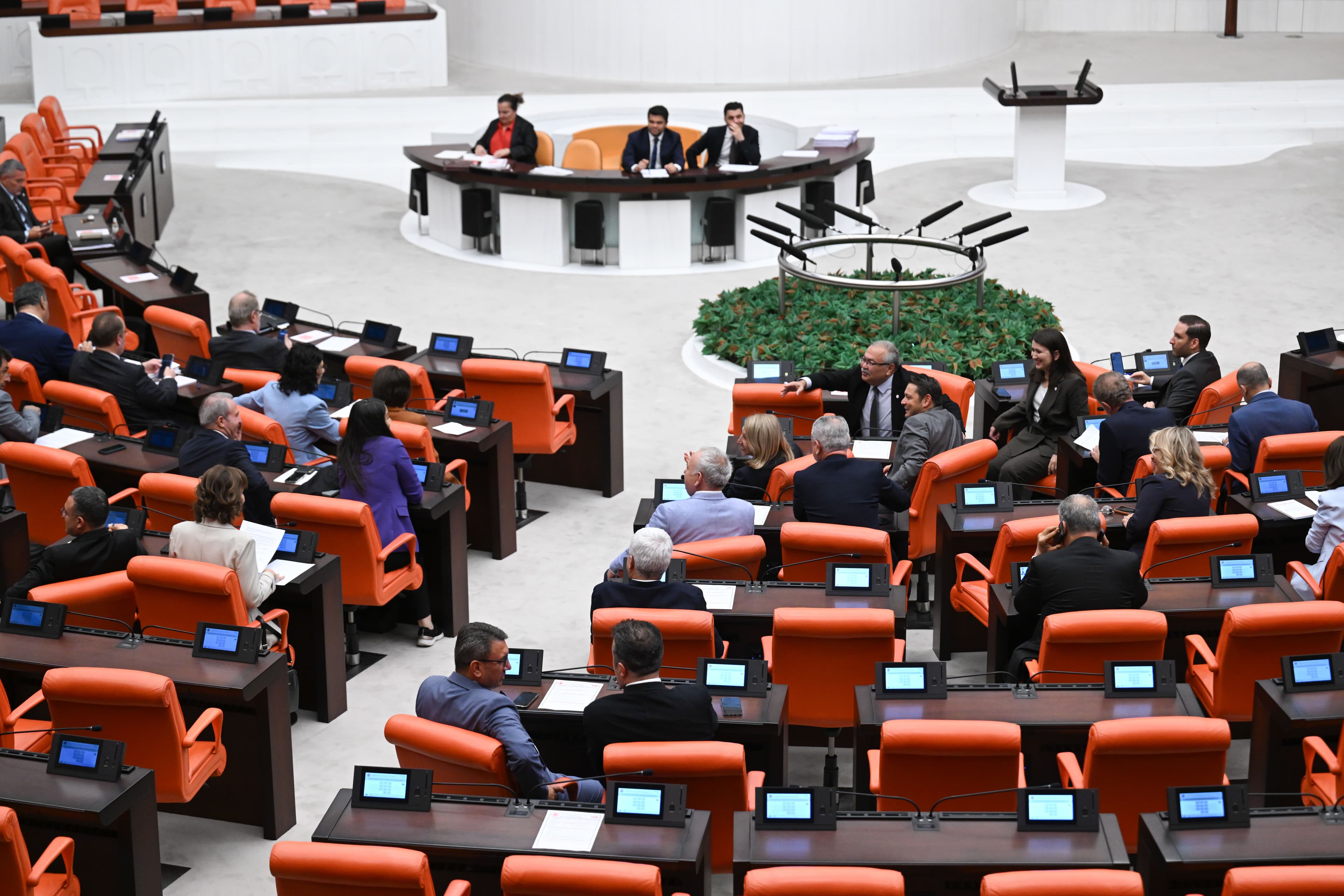 Meclis Genel Kurulu yarın çerçeve yasayı ele alacak: 410 ‘evet’ oyu bekleniyor