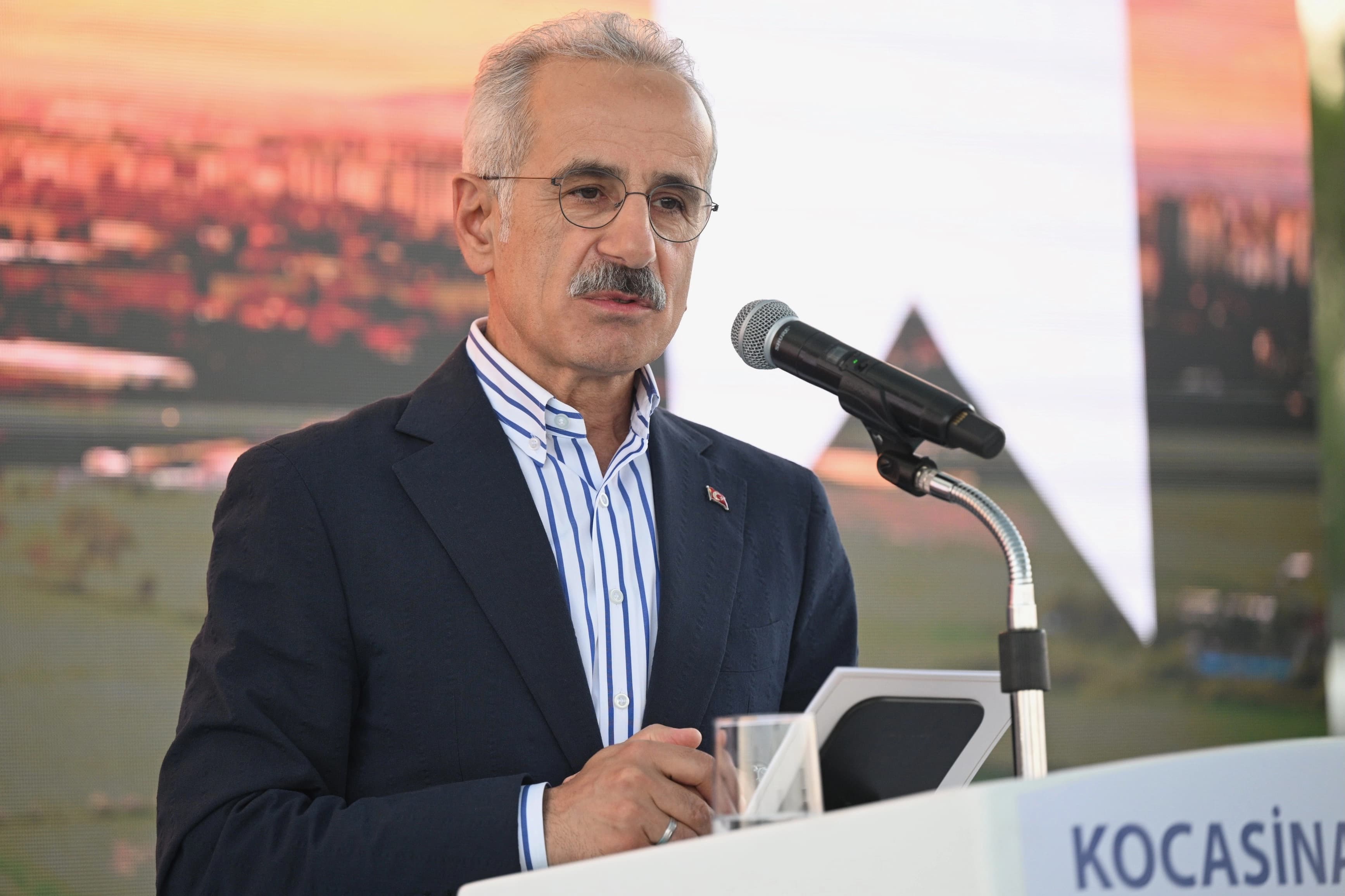 Türkiye Ulaştırma ve Altyapı Bakanı Abdulkadir Uraloğlu