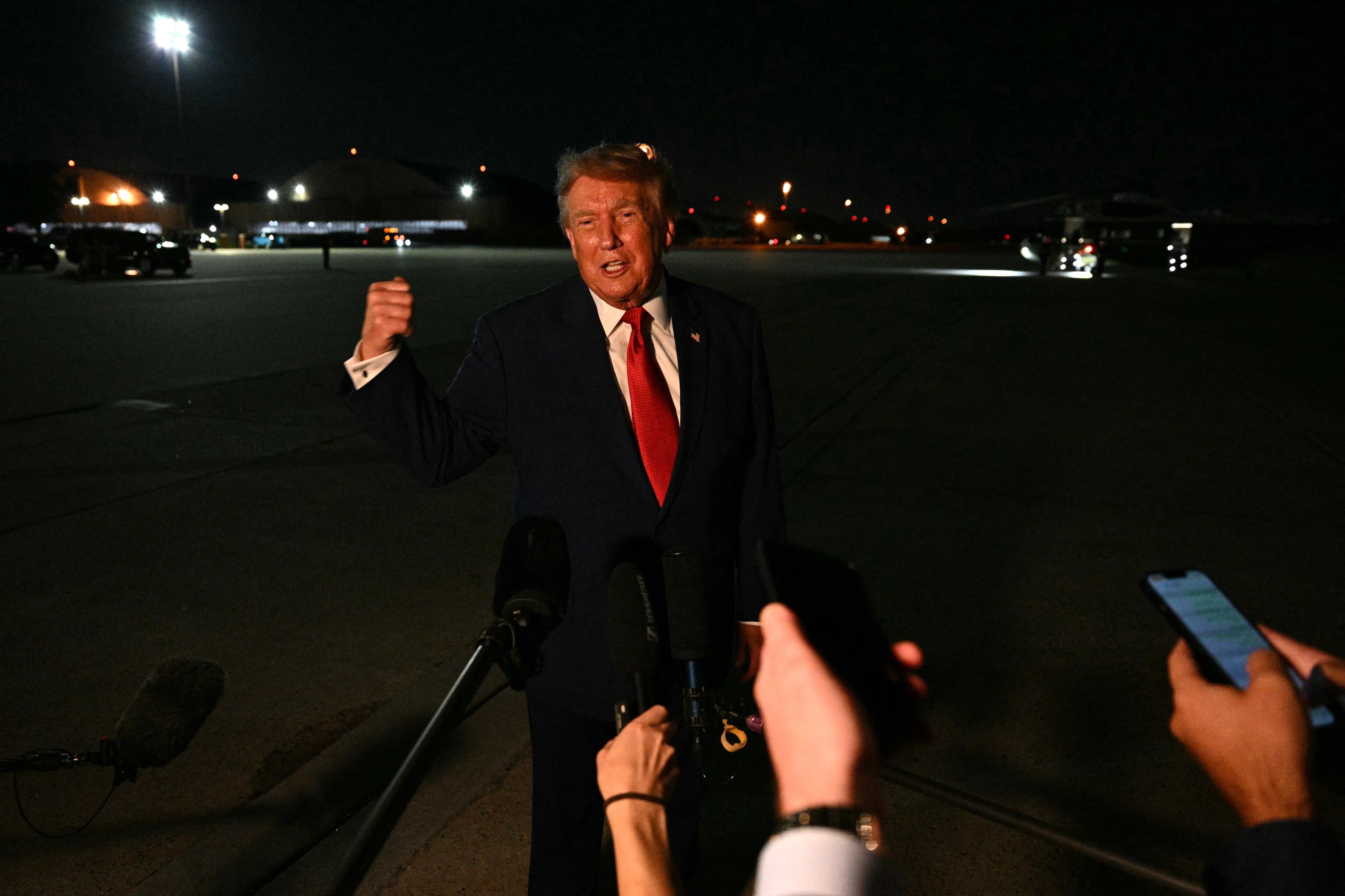Donald Trump: İran'a güvenecek en son kişi benim, sürekli yalan söylediler