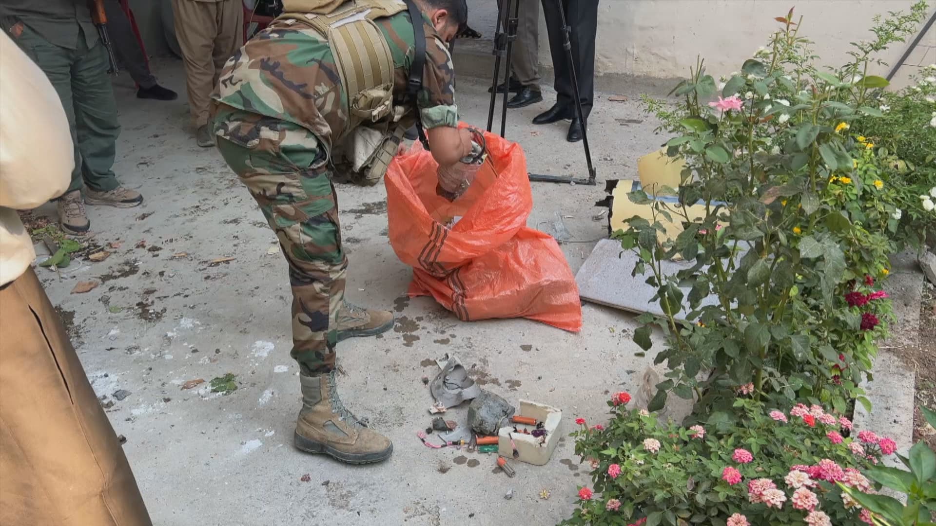 لە سۆران چوار درۆن کەوتنەخوارەوە؛ یەکێکیان بەر ماڵێک کەوت