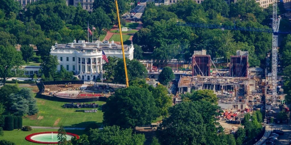 Trump yönetimi, Beyaz Saray'daki balo salonu inşasının tamamlanabilmesi için Yüksek Mahkemeye başvurdu
