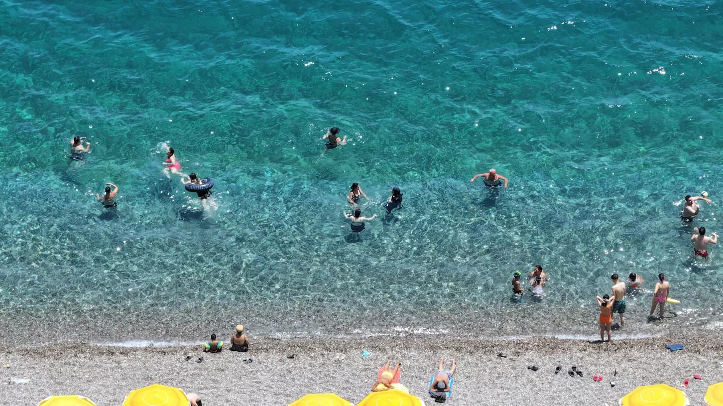 Plajdaki tesettürlü kadınlarla ilgili paylaşıma soruşturma