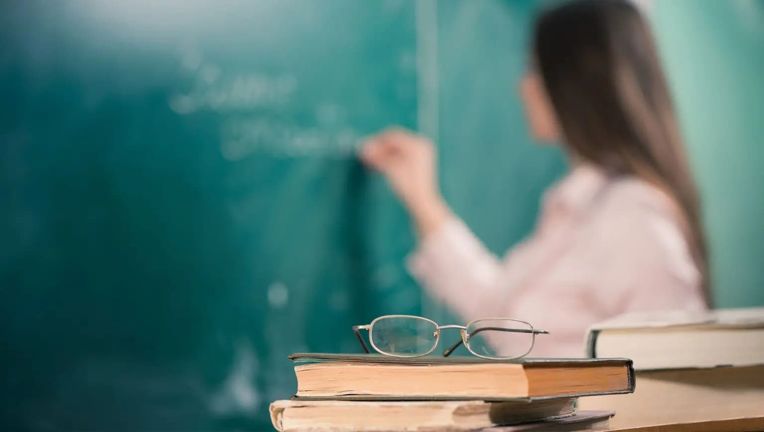 Türkiye Milli Eğitim Bakanlığından yeni genelge: Öğretmenlere kıyafet düzenlemesi geliyor