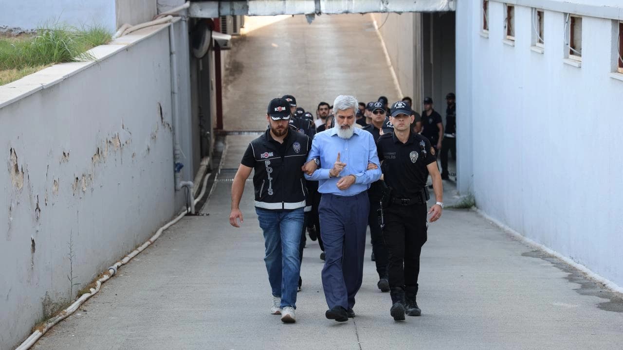 'Kuytulcular' yapılanmasına operasyon: 56 zanlı adliyede