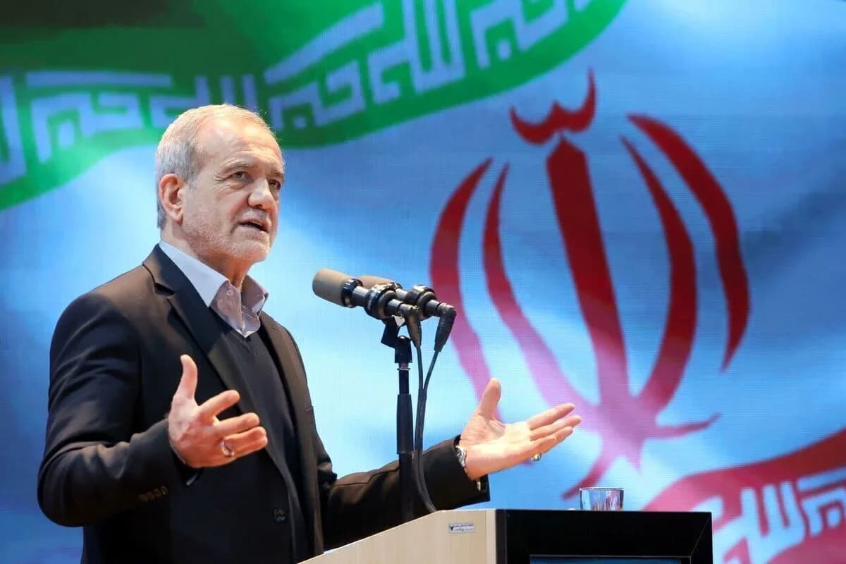 پزیشکیان دەڵێ، عەلی خامنەیی بەر لە کوژرانی داوای کردووە لە دۆخی ''نە جەنگ و نە ئاشتی'' تێپەڕن