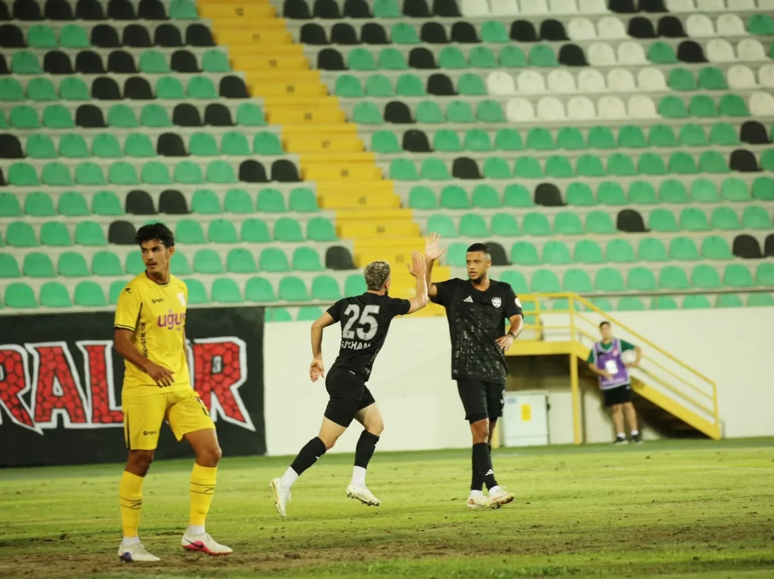 Vanspor 2-0 geriye düştüğü maçta İstanbulspor’u 3-2 mağlup etti