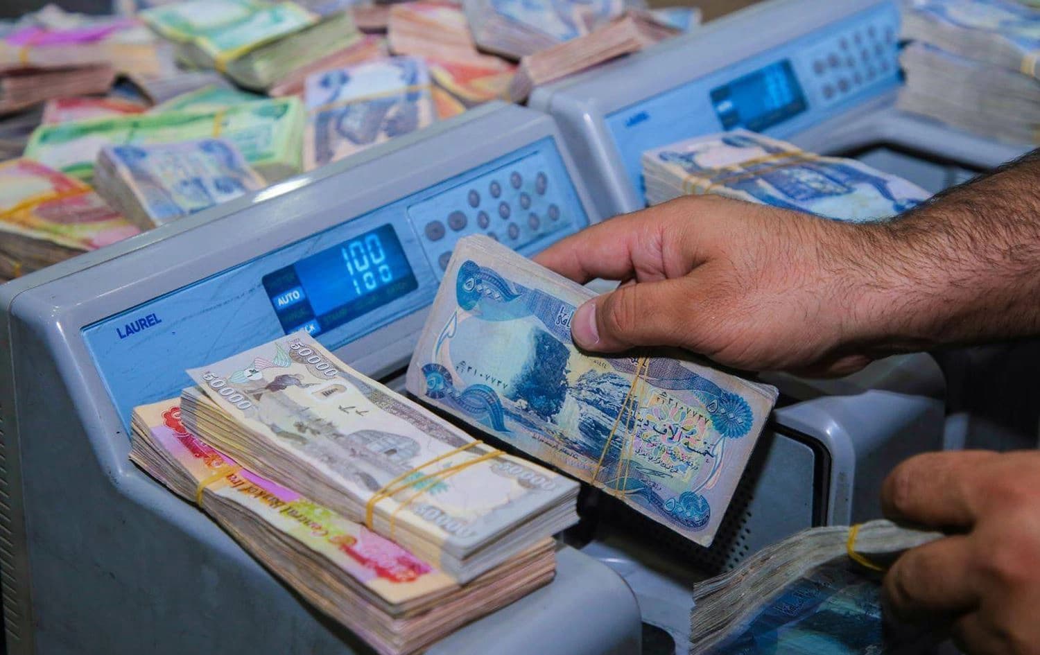 وردەکاریی پڕۆژەیاسای هەمواری مووچە لە عێراق؛ کەمترین 400 هەزار دینارە