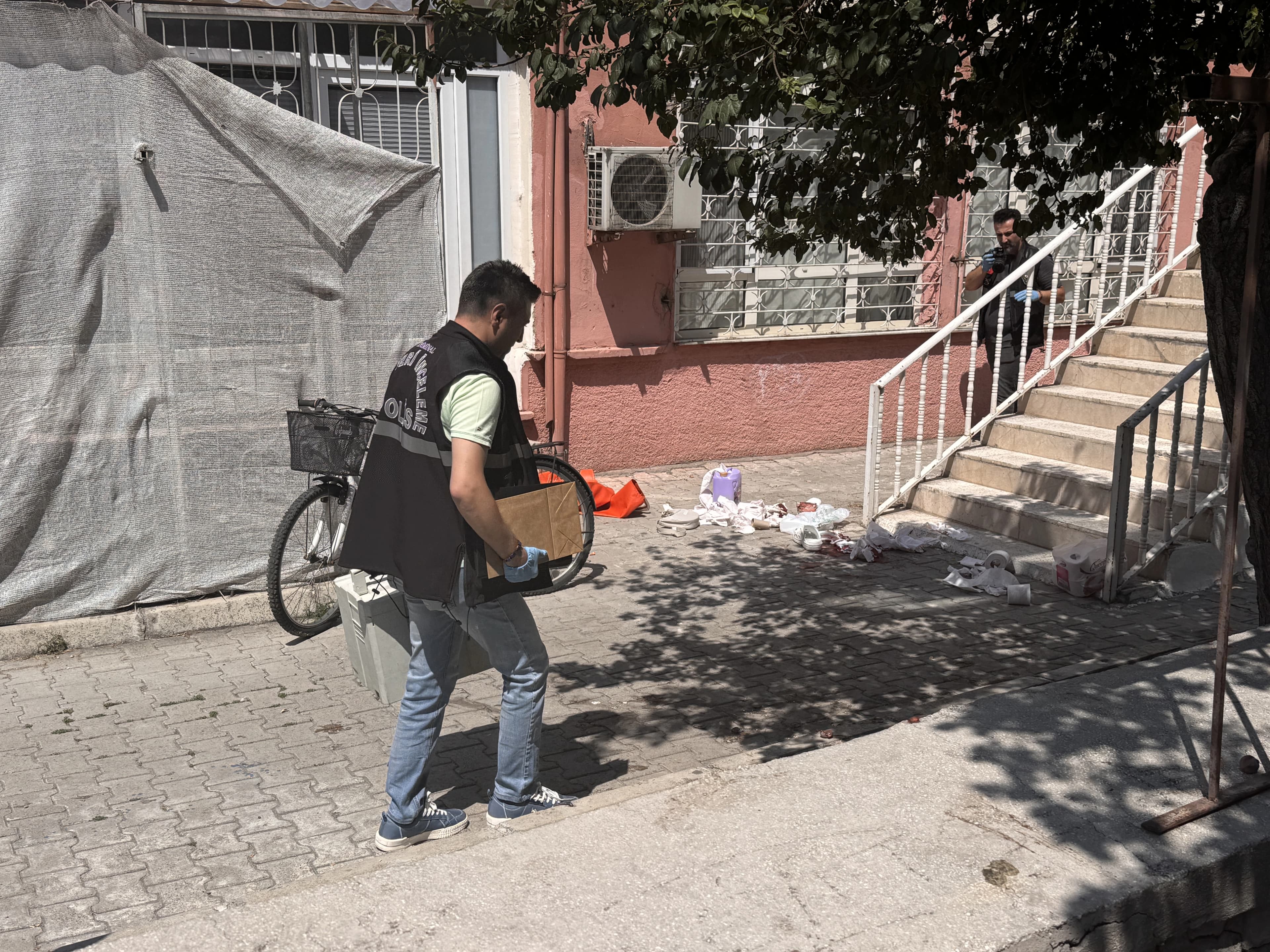 KAYSERİ - Marketten dönen eşini bıçakladı, kadın ağır yaralı