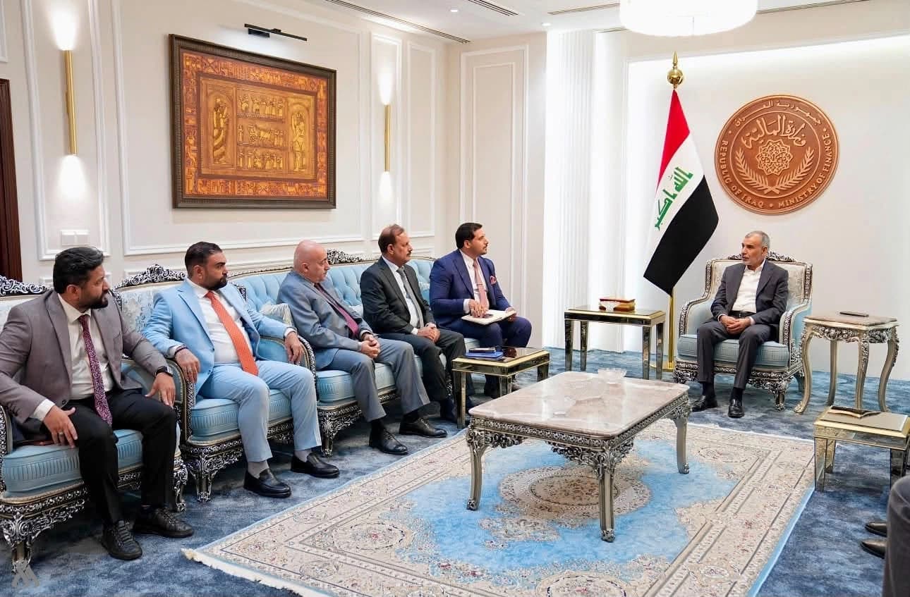 Iraq finance minister says salaries secured, rejects 45-day payment rumors
