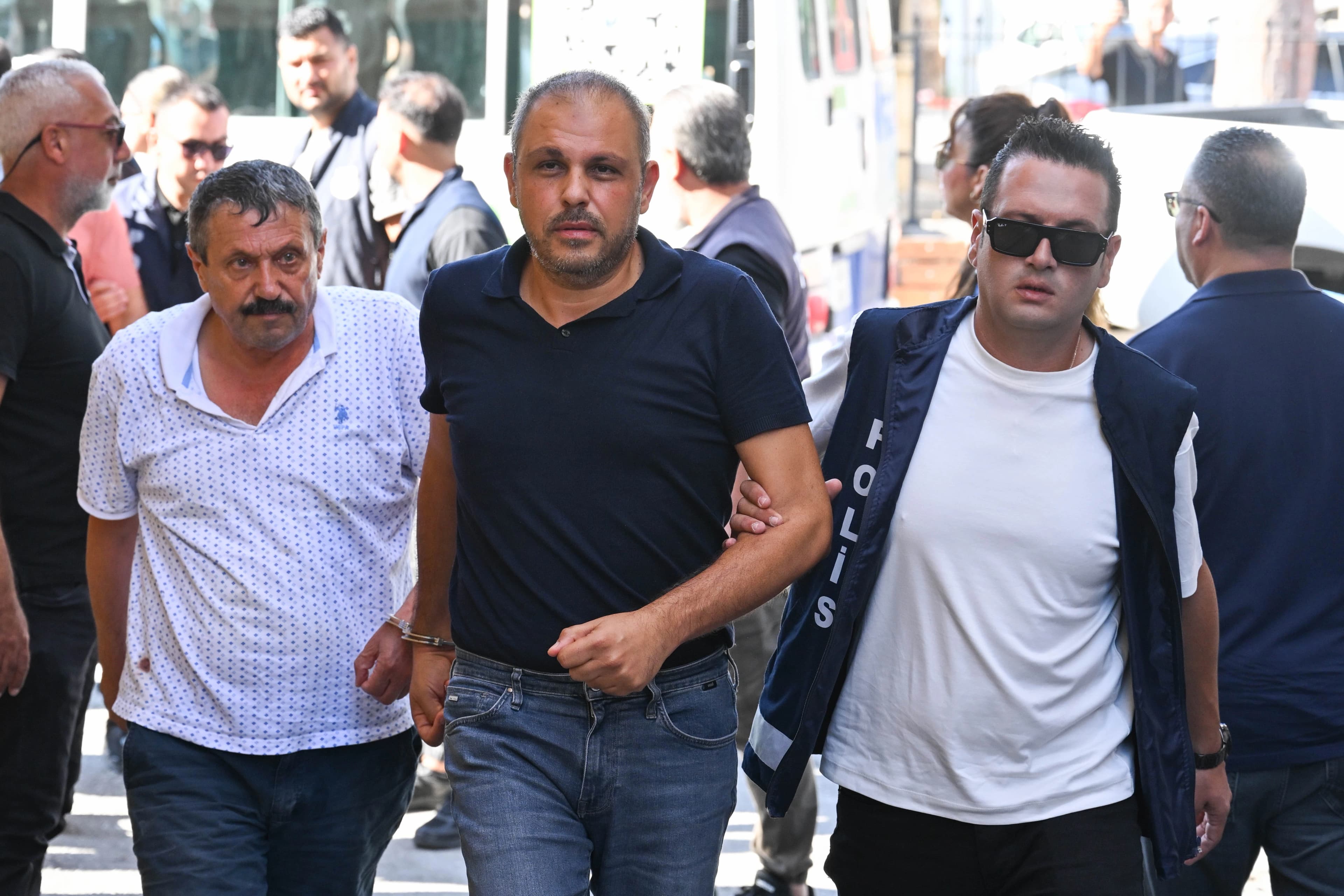 Alabora alan geminin kaptanı: Geminin ön bölümü koptu, su almaya başladı