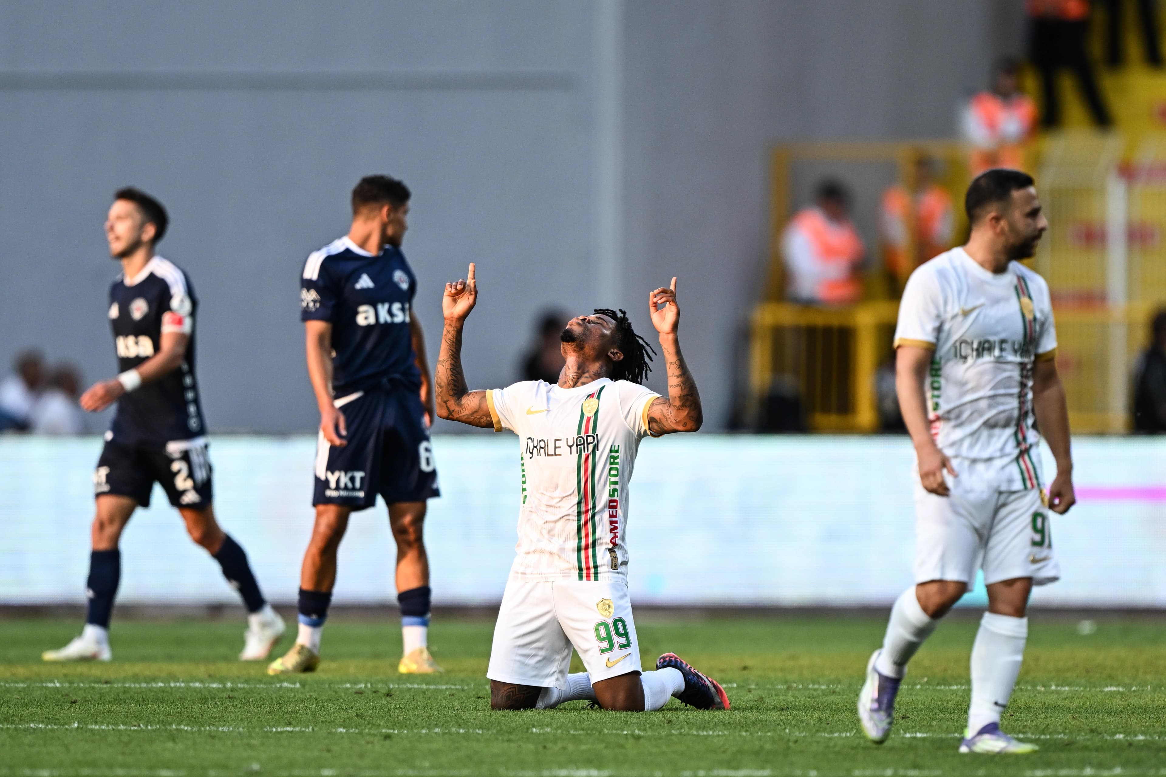 Amedsporê textê Kasimpaşayê hejand lê nekarî birûxîne: 2-2