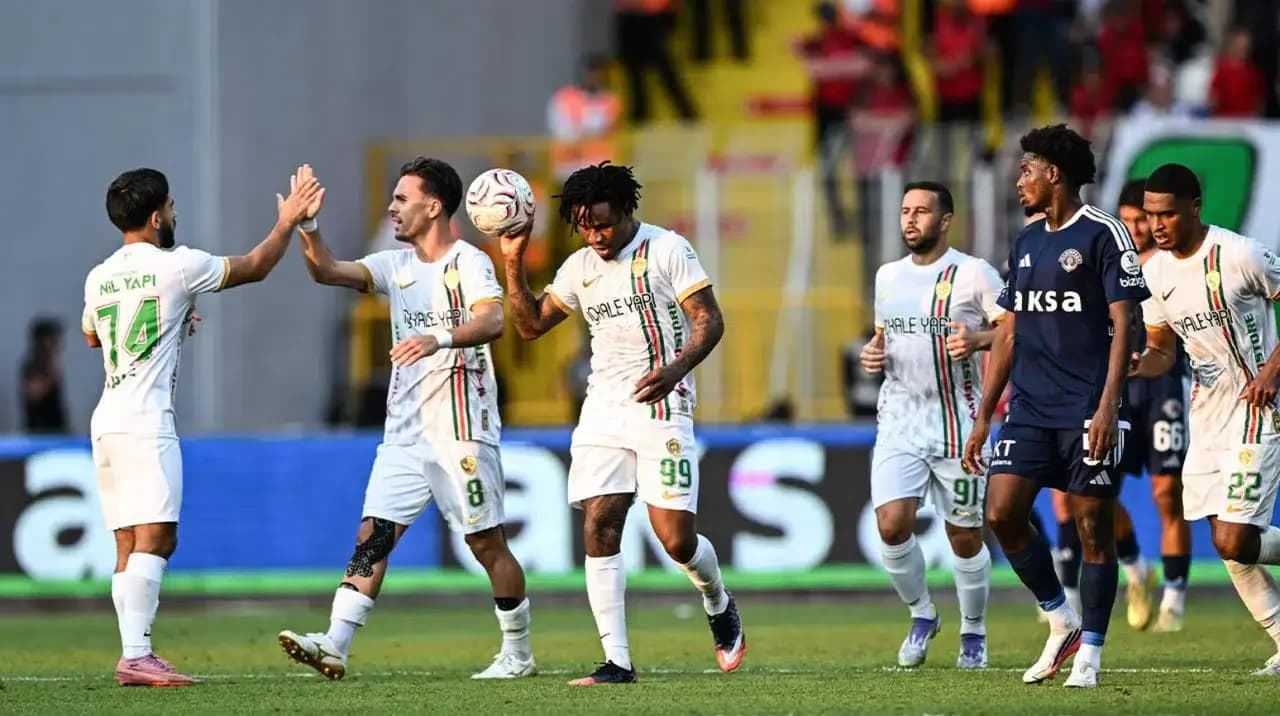 ئۆربان ئامەدسپۆری لە دۆڕان رزگارکرد و یارییەکە 2-2 کۆتاییهات