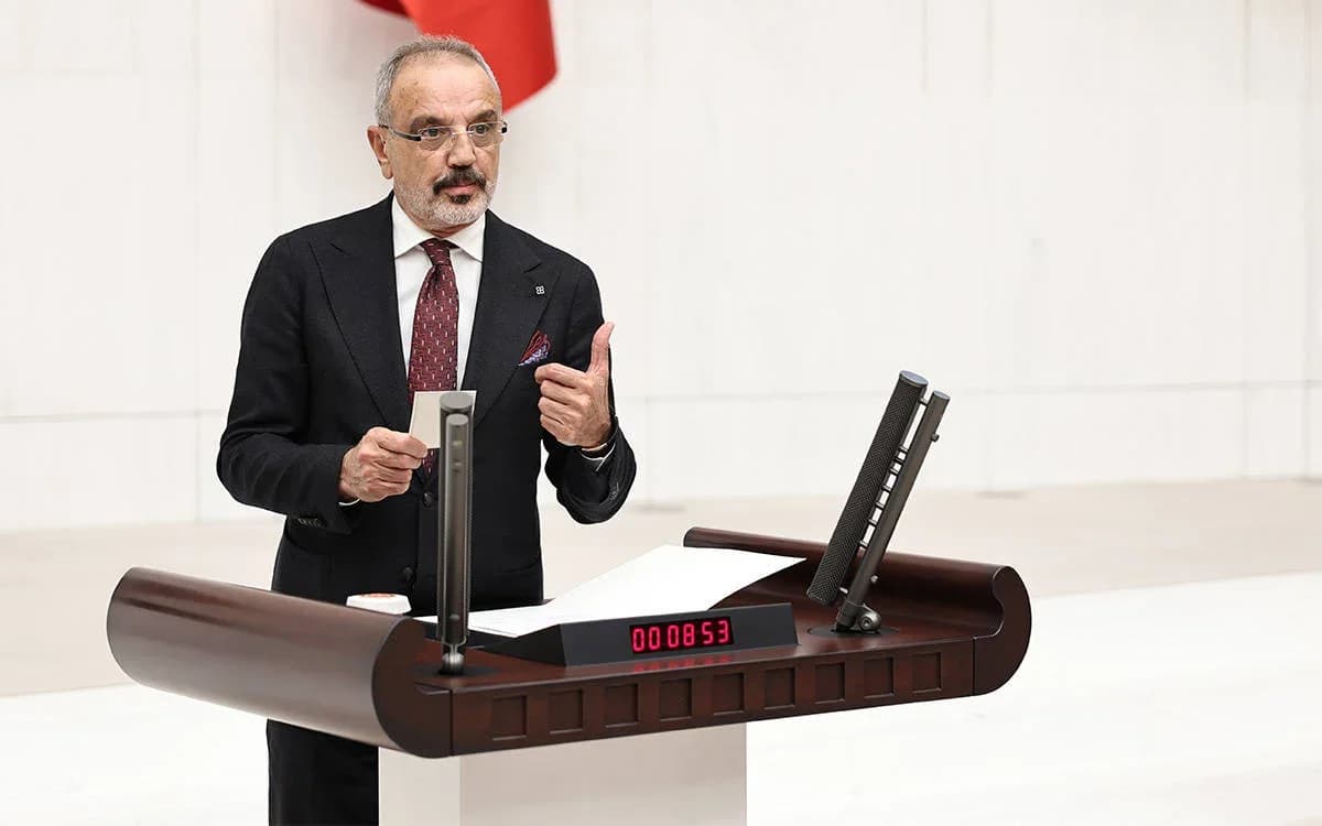 Sırrı Sakık’tan nefret söylemine tepki: Yaptırımlar hayata geçirilmeli