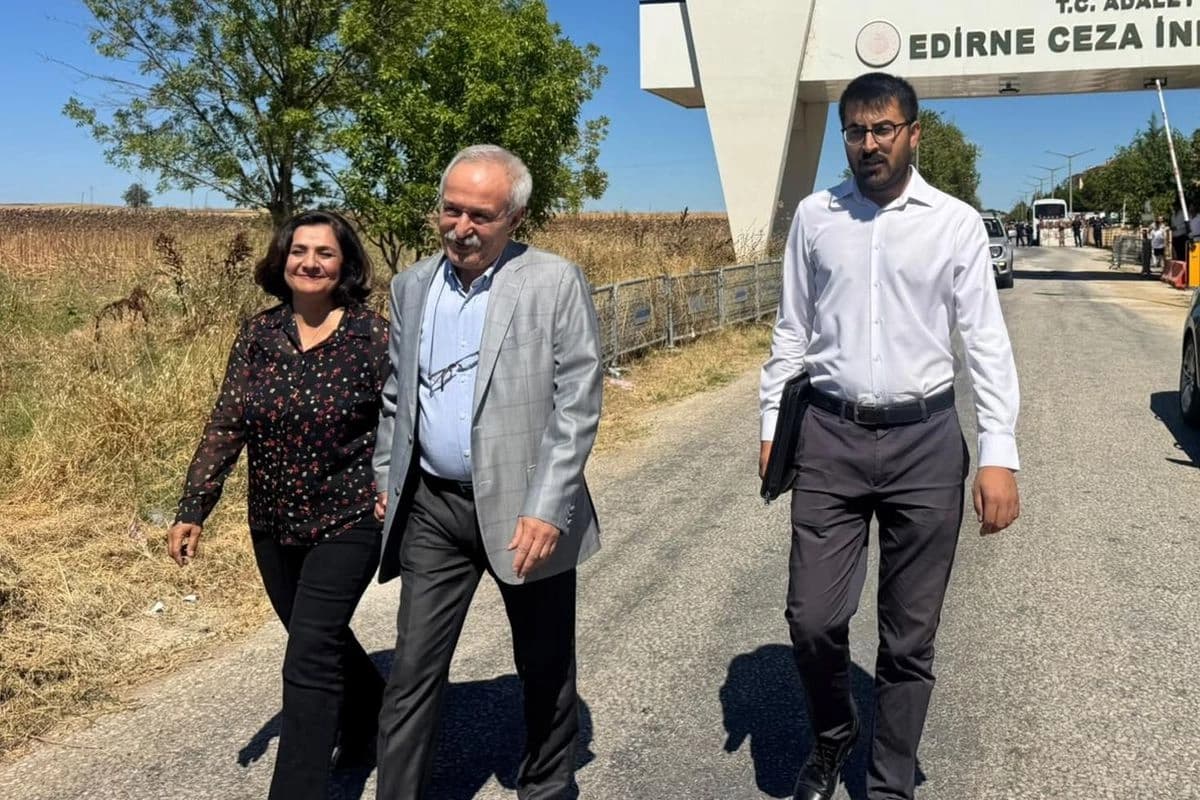 ساتی ئازادبوونی سەلچوک مزراکلی، هاوسەرۆکی پێشووی گەورەشارەوانیی ئامەد