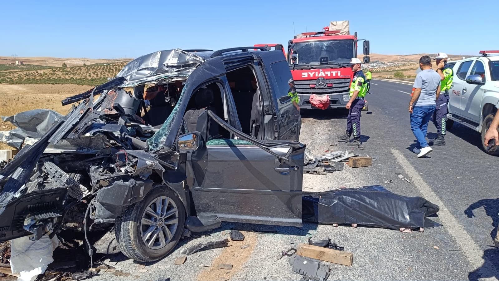 TAZİYEDEN DÖNÜYORLARDI- Urfa'da feci kaza: 4 ölü, 2 ağır yaralı!