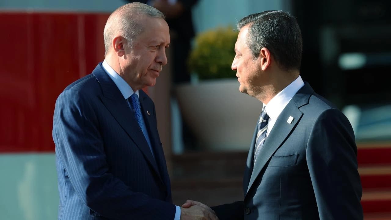 Erdoğan, Özgür Özel aleyhine açtığı 800 bin TL’lik tazminat davalarını kazandı