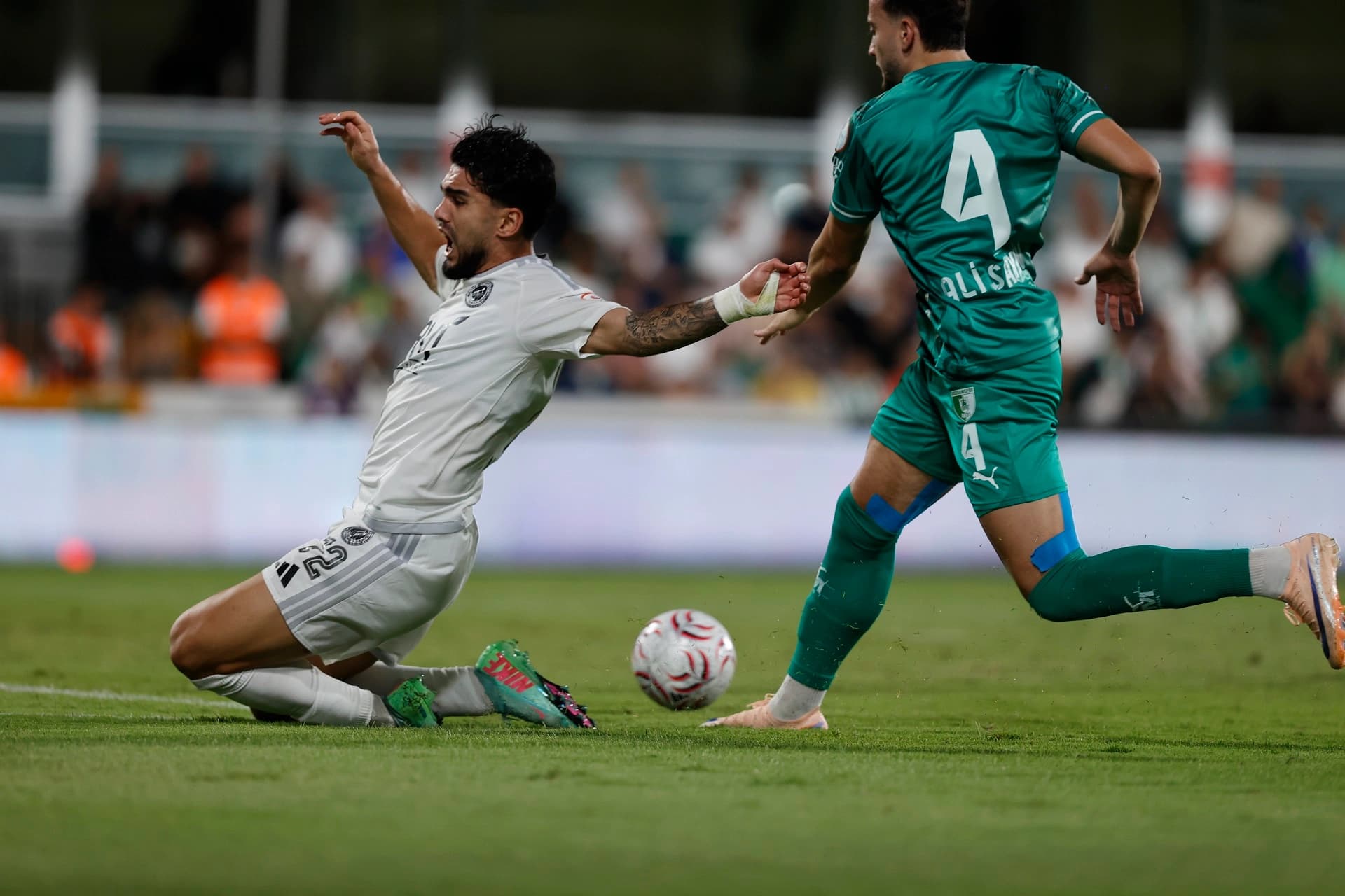 Batman Petrolsporê têkçûna xwe ya yekem dît: 4-0