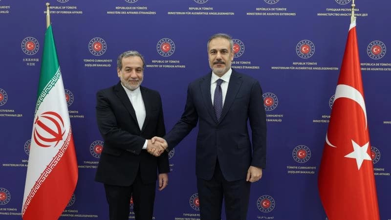 Fidan, İranlı mevkidaşı Erakçi ile telefonda görüştü