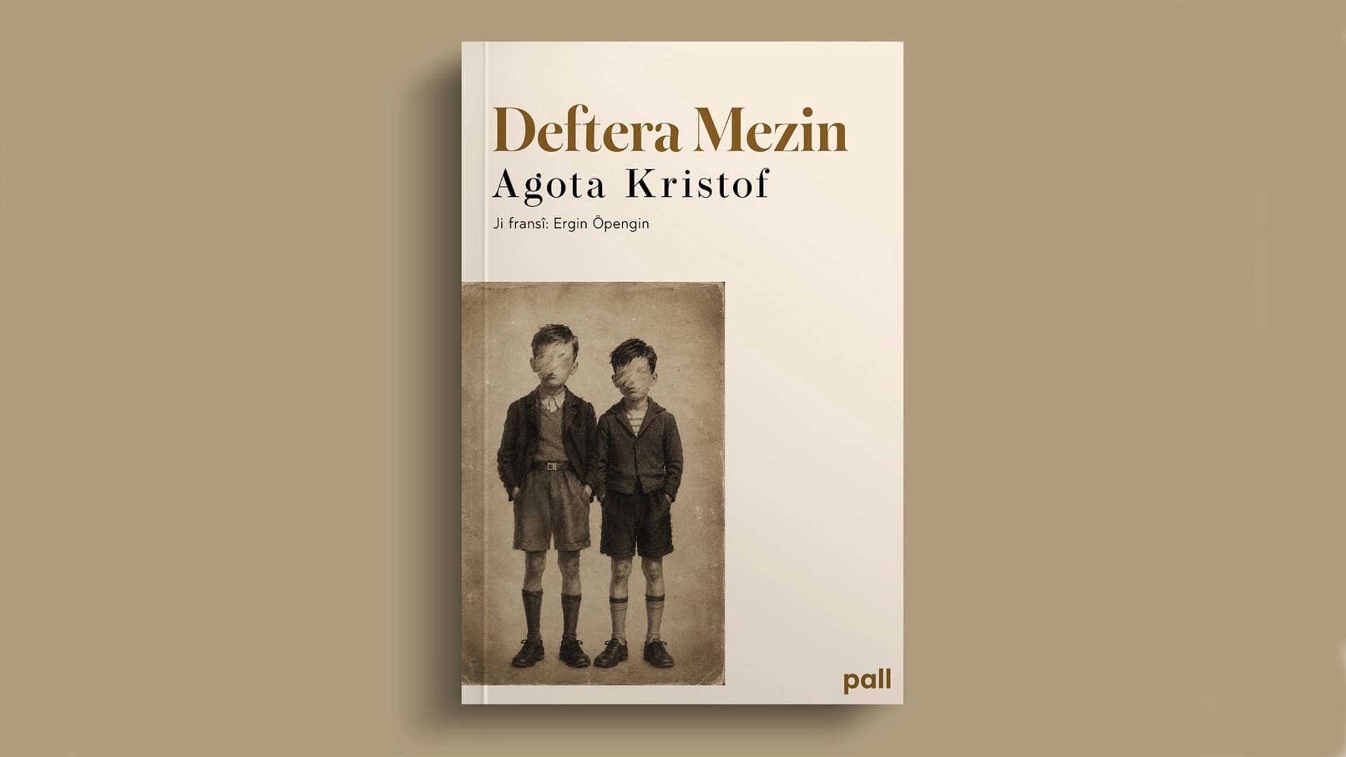 Romana Agota Kristofê ‘Deftera Mezin’ bi Kurdî çap bû