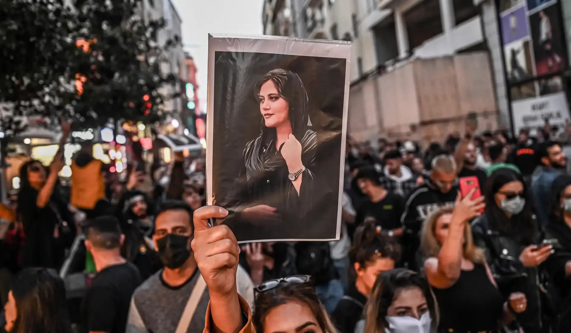 İran'da grev çağrısı öncesi Kürt esnaflara gözaltı dalgası