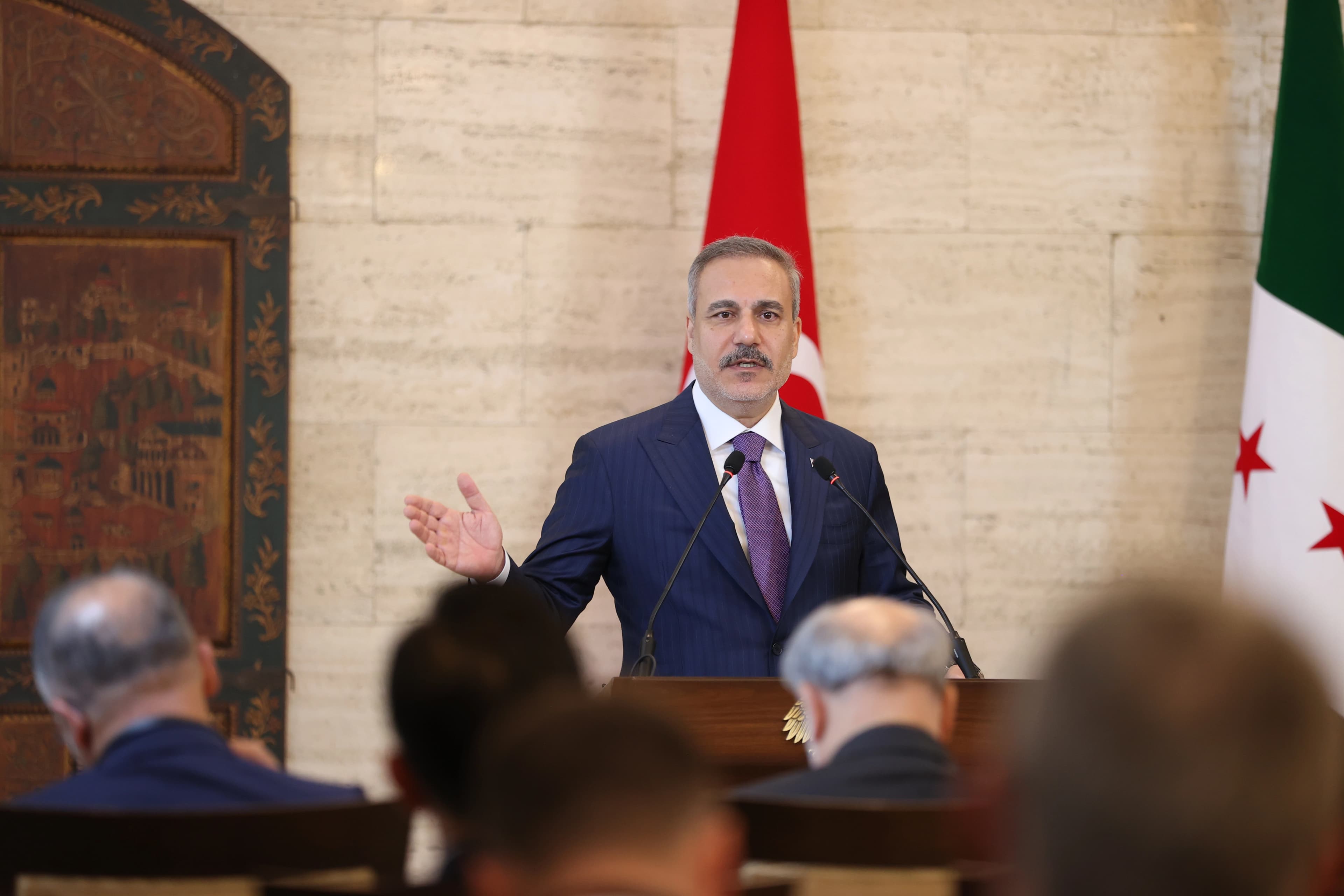 Hakan Fîdan: Em tevlîbûna HSDyê ya nav artêşa Sûriyeyê ji nêzîk ve dişopînin