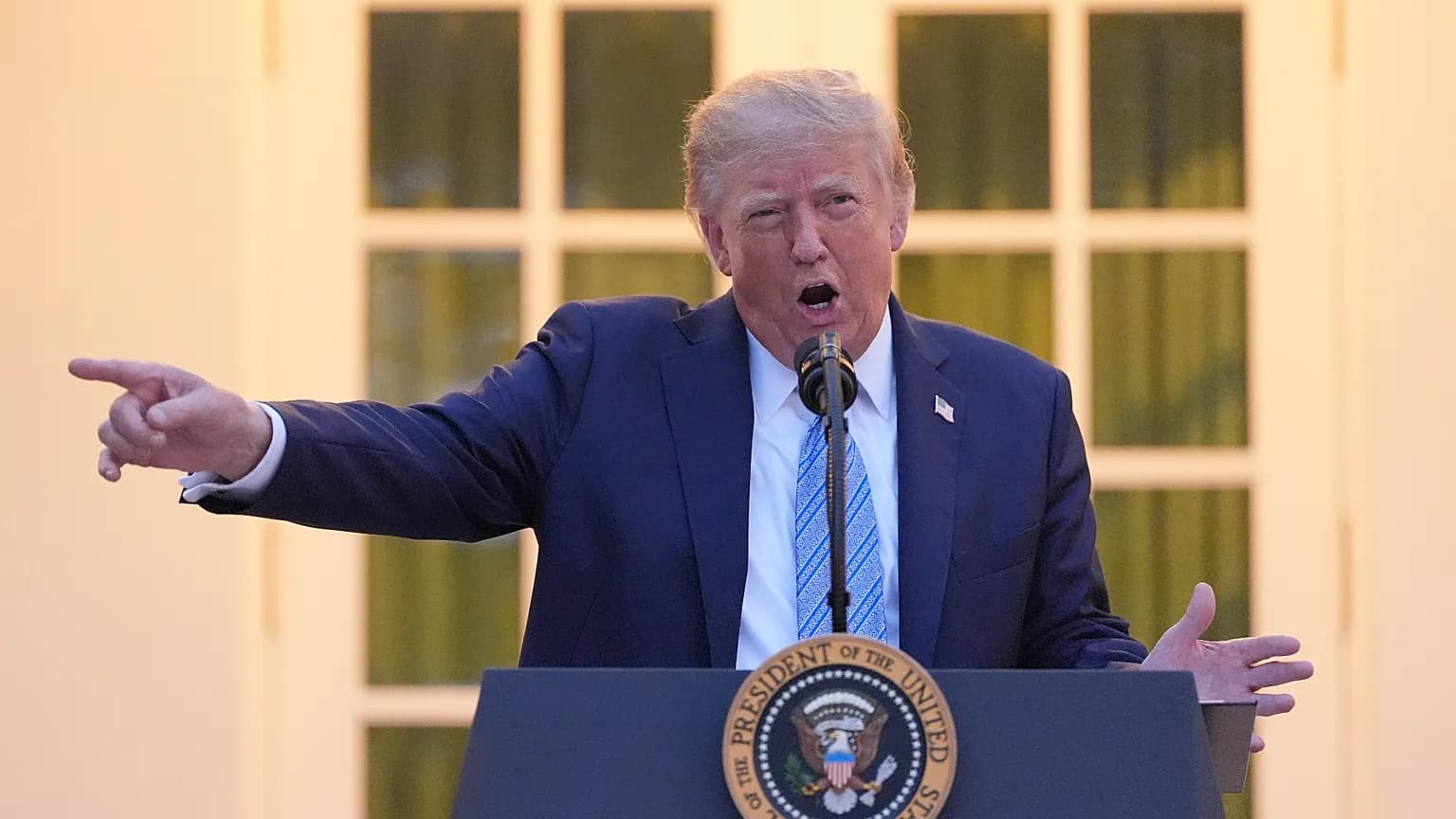 ABD Başkanı Trump, Rusya'ya yönelik yaptırımlar içeren tasarıyı imzaladı