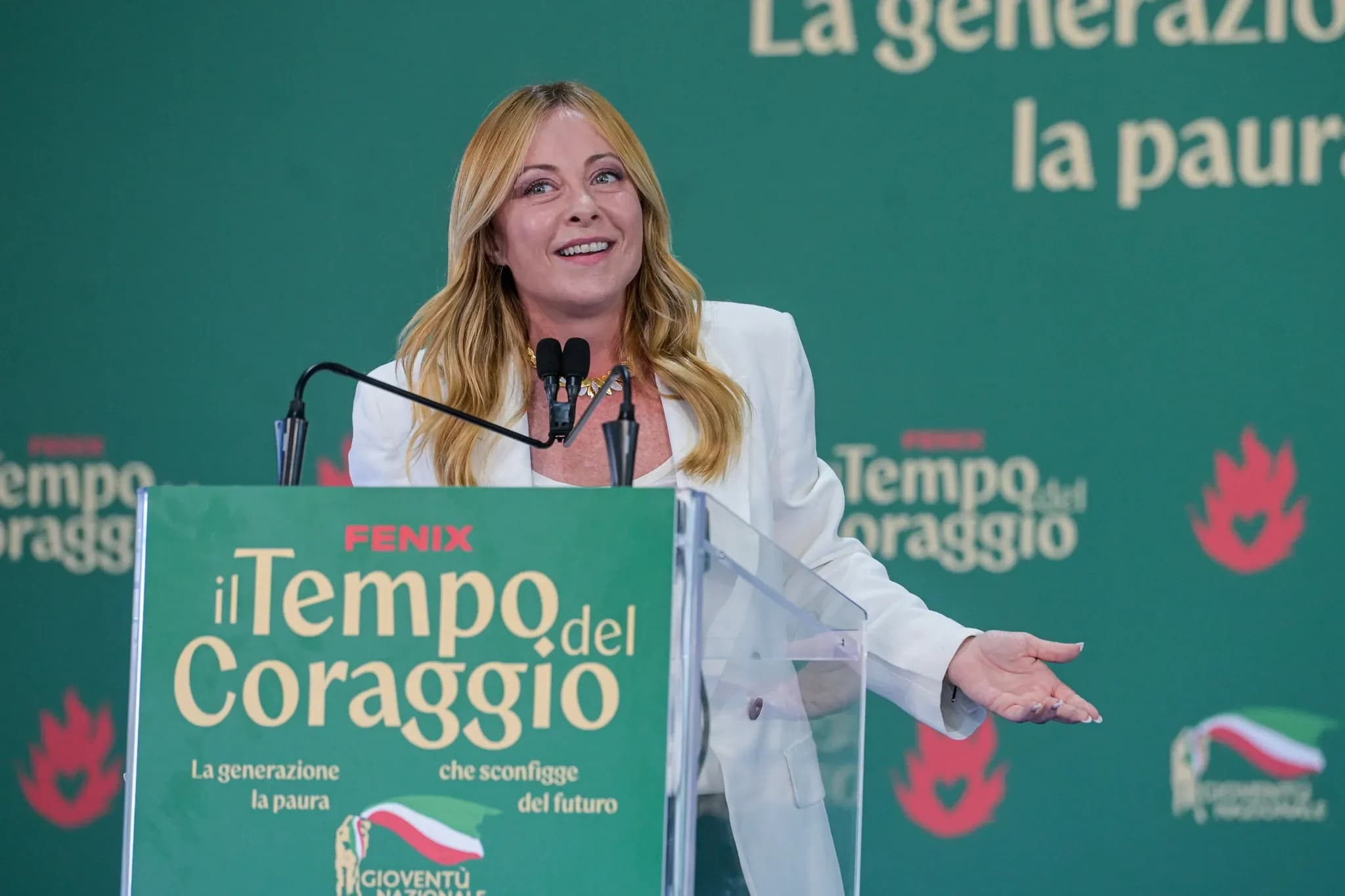 سەرۆکوەزیرانی ئیتاڵیا: پۆشینی پەچە لە قوتابخانەکان قەدەخە دەکرێ