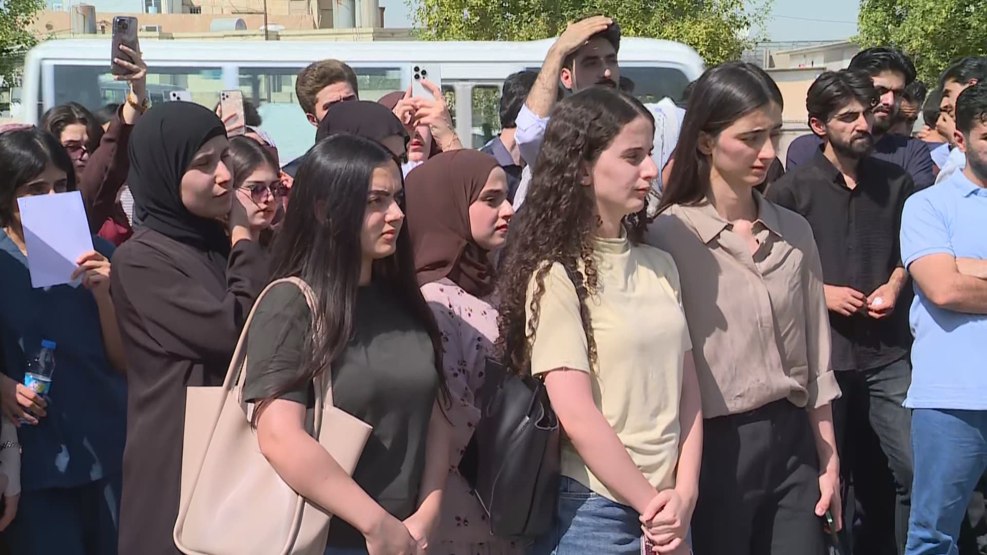 بەشێک لە خوێندکارانی زانکۆی هەولێری پزیشکی گردبوونەوە