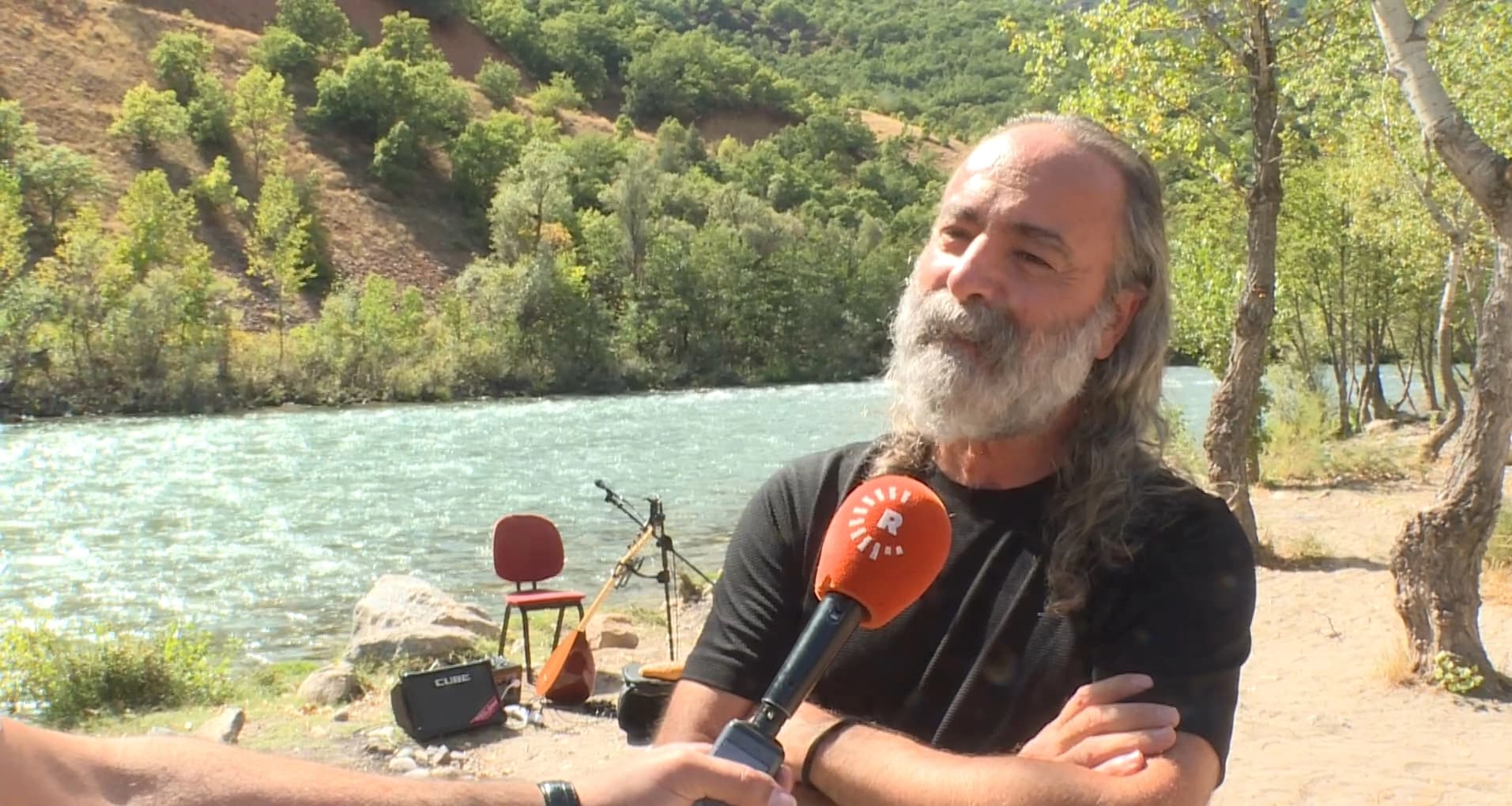 Dersim'de Kırmancki türküler söyleyen sanatçıya müzik yasağı!