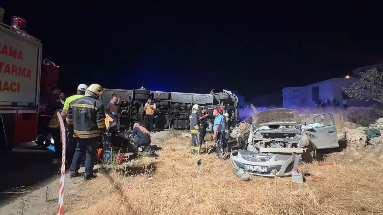 لە رووداوێکی هاتووچۆدا لە دیلۆک 7 کەس گیانیان لەدەستدا و 13 کەس برینداربوون