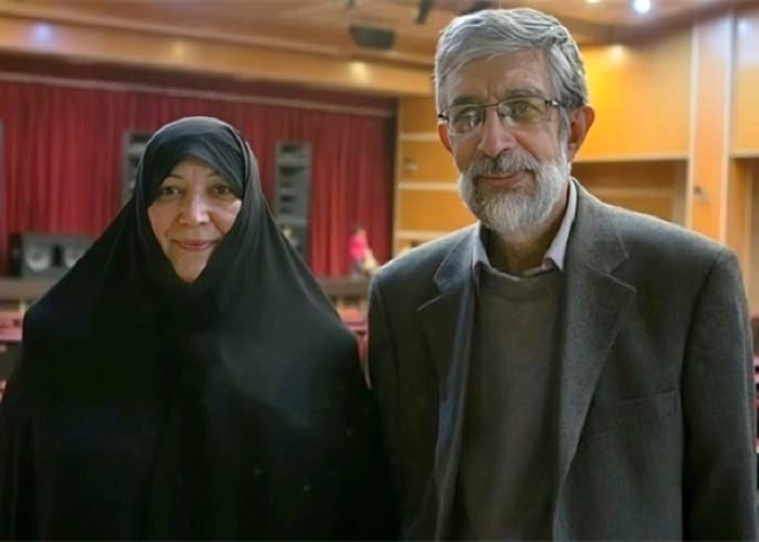 خەسووی رێبەری ئێران دەڵێت، موجتەبا خامنەیی لە بەخاکسپاردنی باوکیدا ئامادە بووە