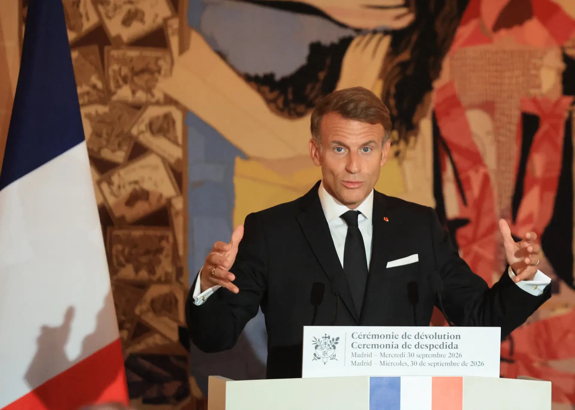 Macron: Hürmüz Boğazı'nda petrol sevkiyatı toparlanıyor