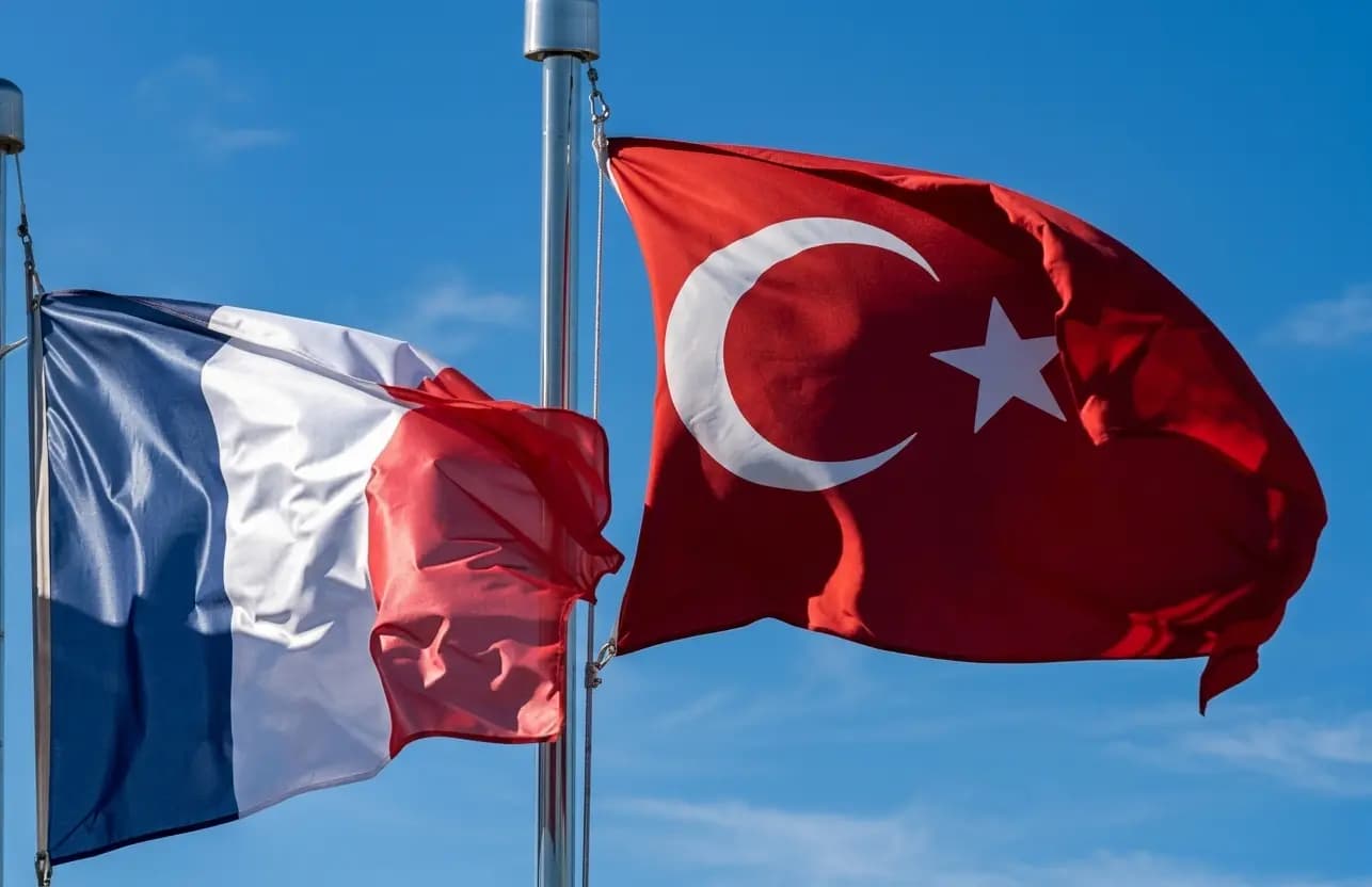 Tirkiye û Fransa pêwendiyên xwe yên leşkerî xurttir dikin