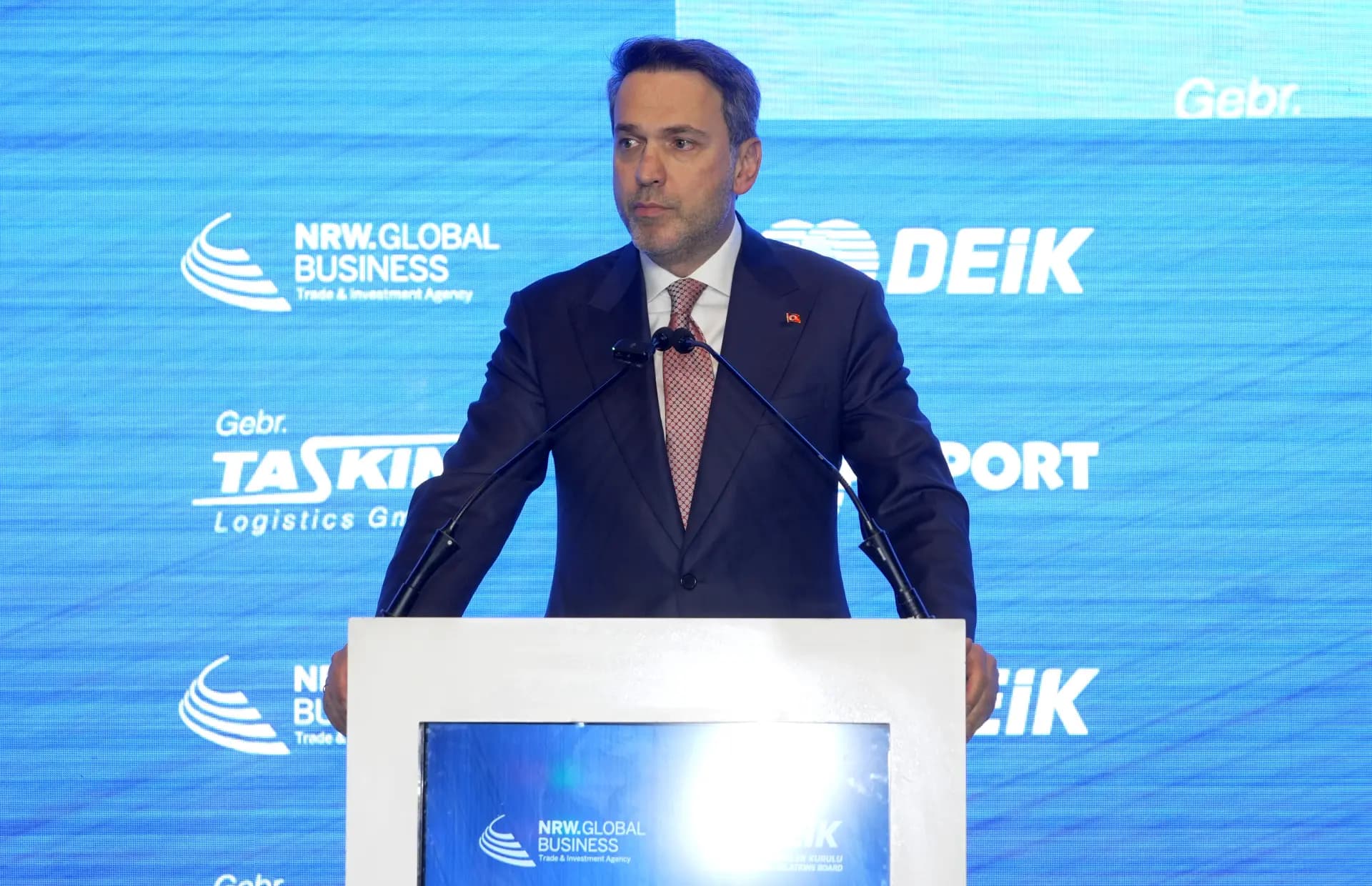 Bayraktar: Kalkınma Yolu 80 milyar dolarlık enerji koridoruna dönüşebilir