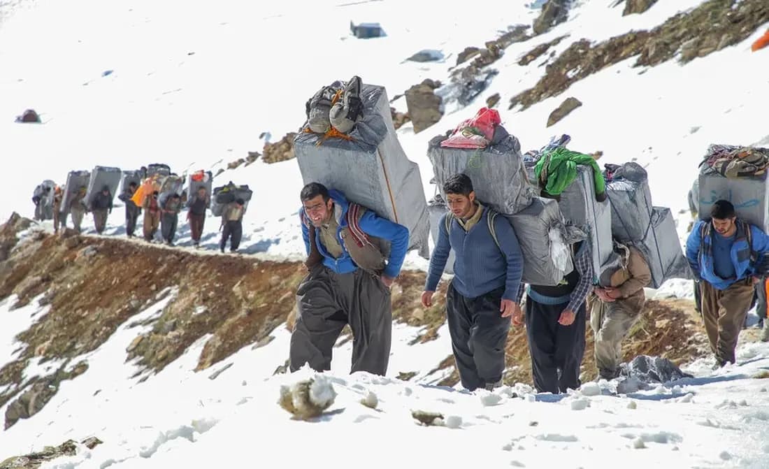 Rojhılat'ta eski bir kolber, gençleri sınırın ölümcül yollarından kurtarıp girişimciliğe yönlendiriyor