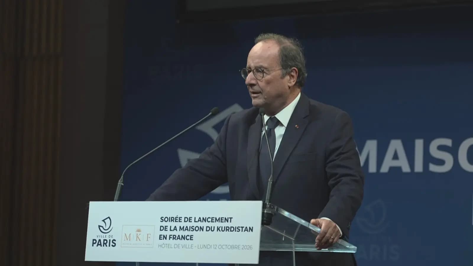 Hollande: Fransa’da 420 bin Kürt yaşıyor, hepsinin kalbi Fransa için atıyor