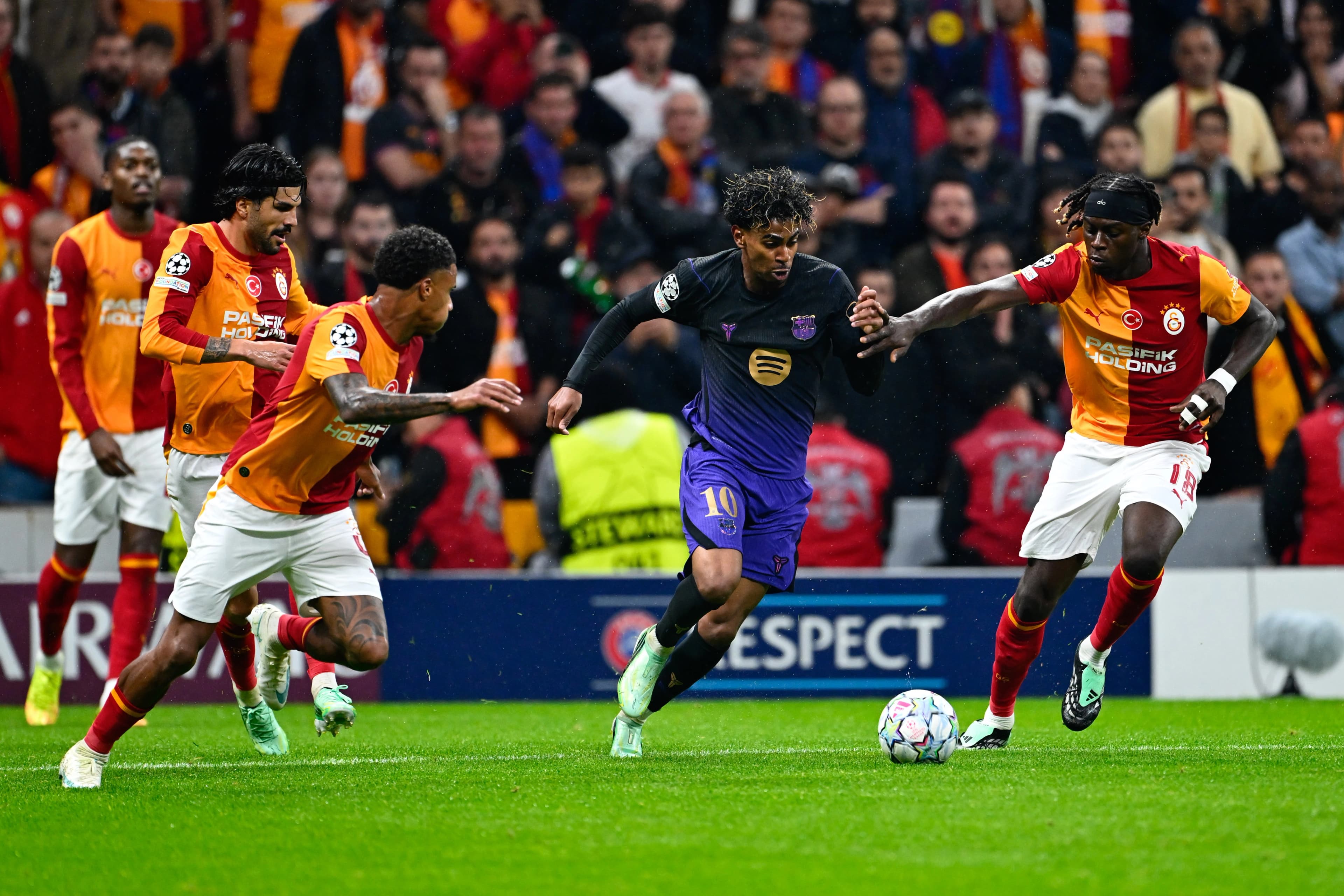 Barselona deplasmanda Galatasaray'ı 4-1 mağlup etti
