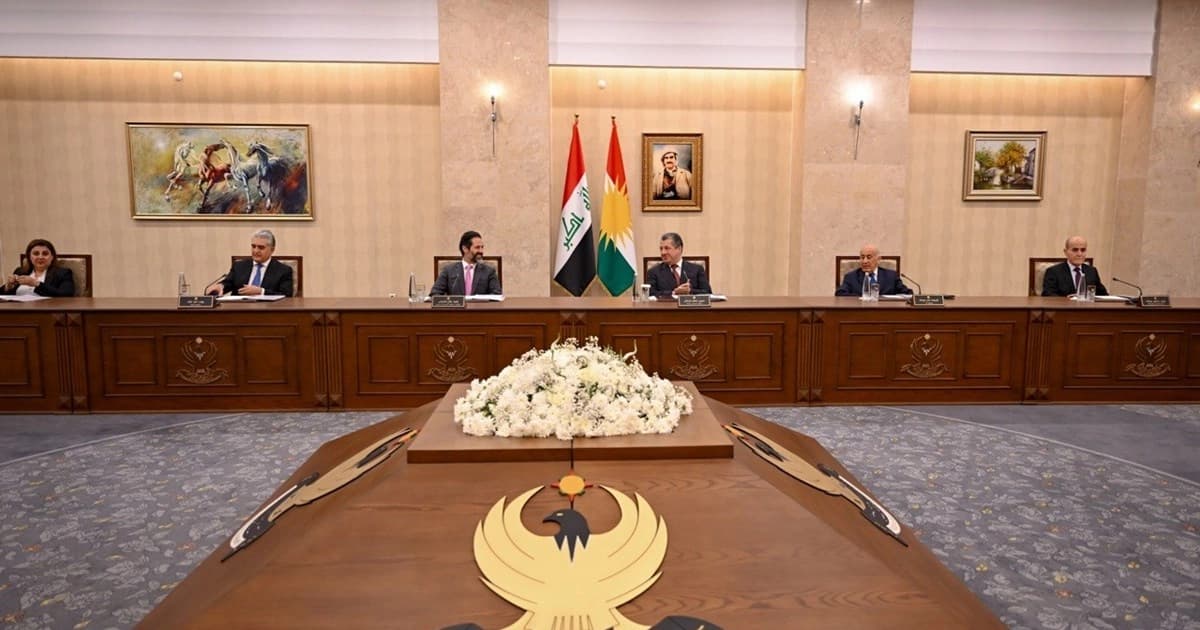 ئەنجوومەنی وەزیران: مووچە و شایستە داراییەکانی فەرمانبەران بە یەکسانی لەگەڵ عێراق دابین بکرێت