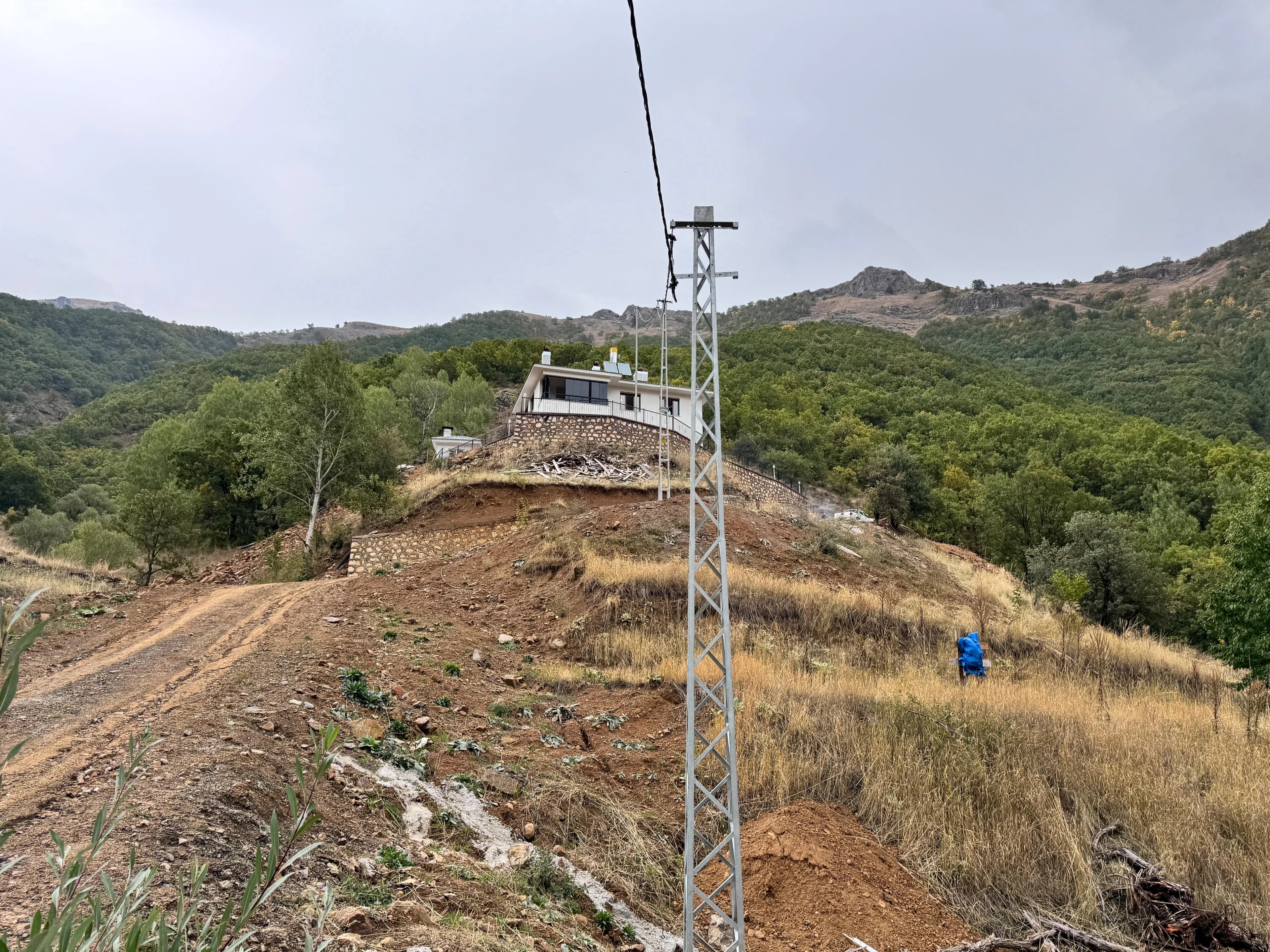 Dersim'de 100 yıldır karanlıkta olan iki mezra aydınlığa kavuşuyor