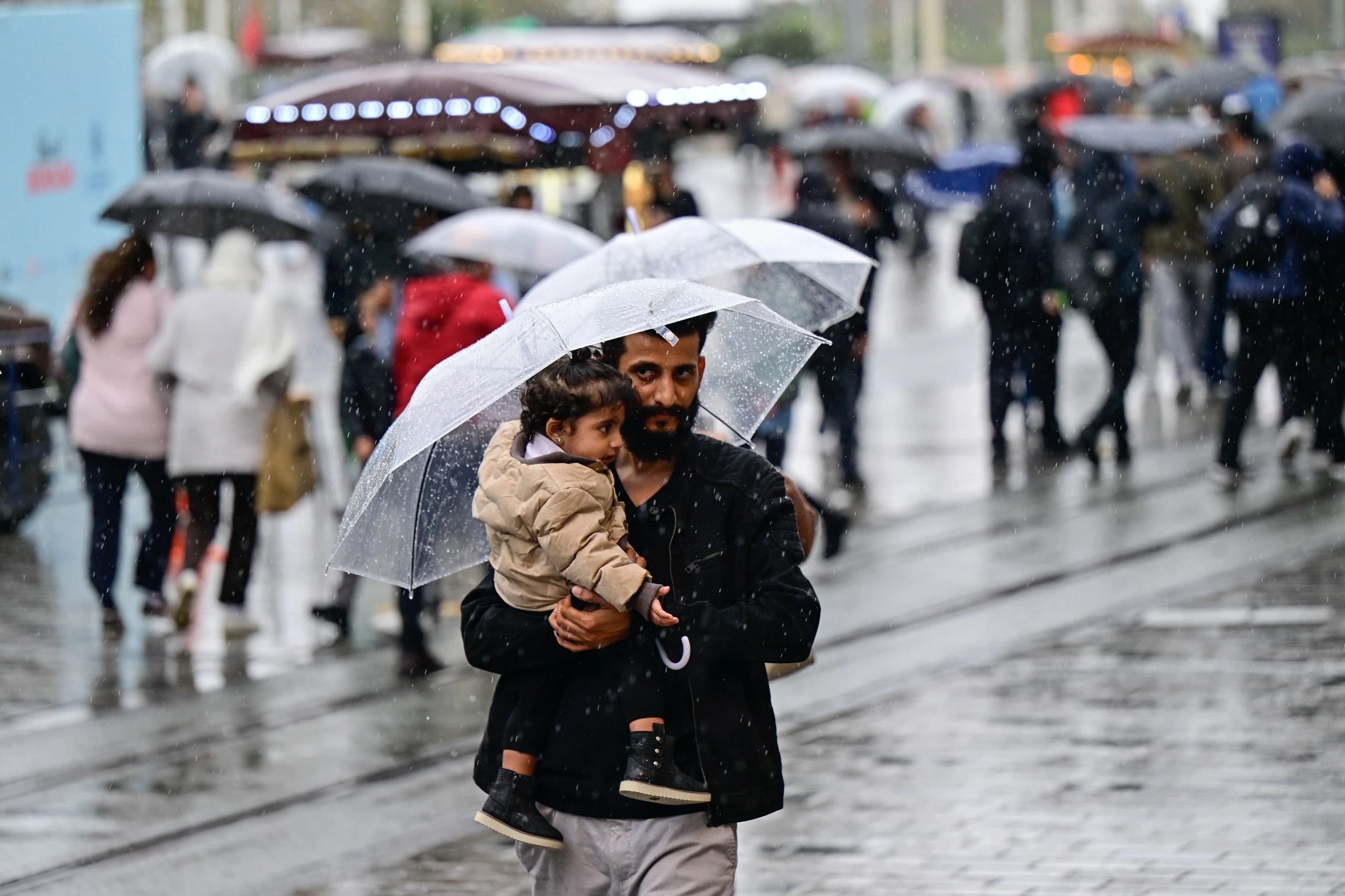 İstanbul dahil 14 il için sarı ve turuncu kodlu uyarı