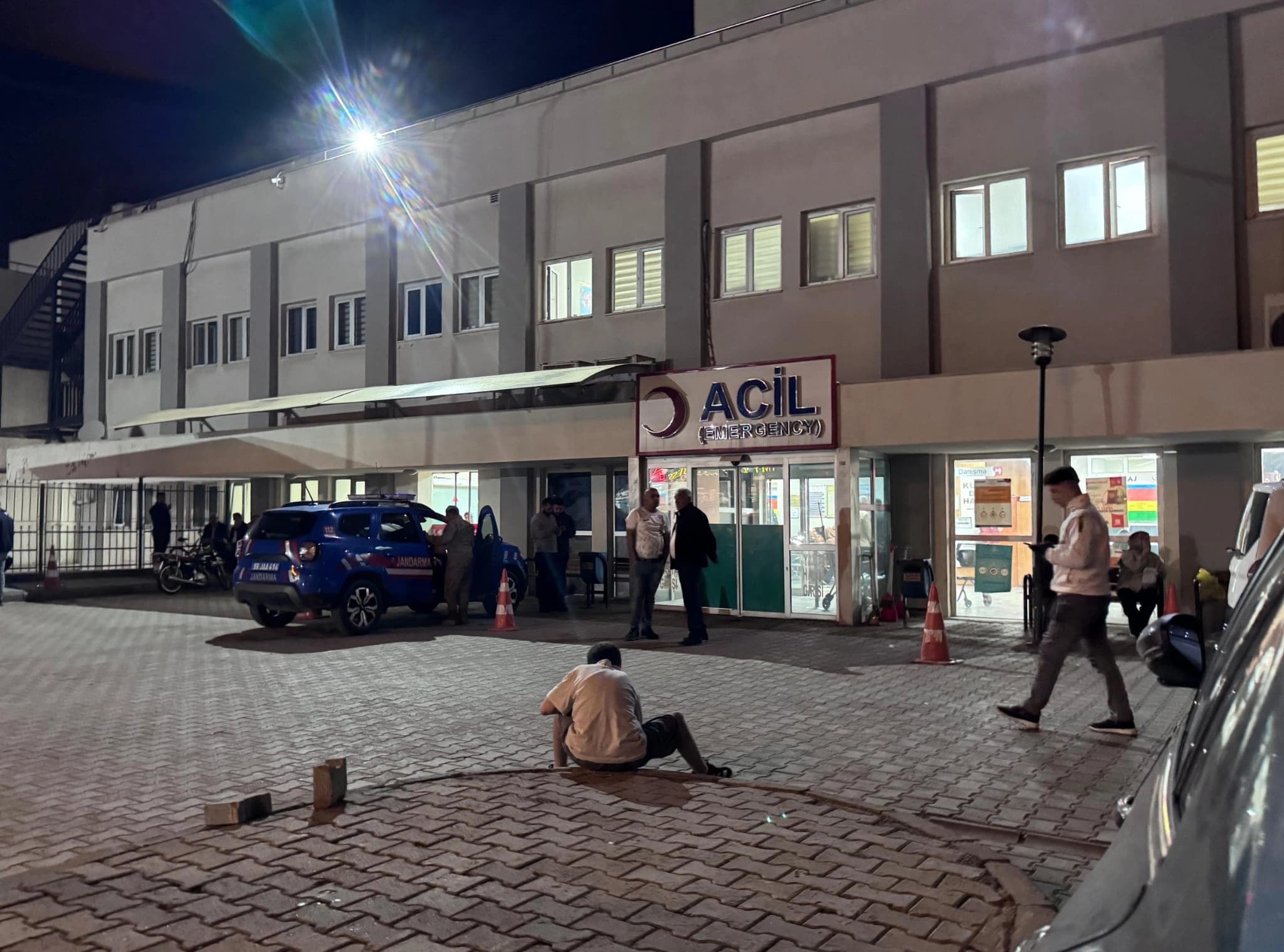 Okul kantininde zehirlenme paniği: 19'u öğrenci 22 kişi hastaneye kaldırıldı