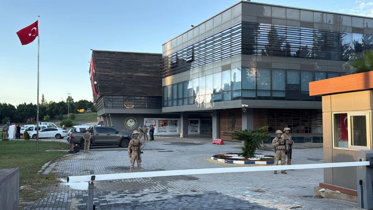 Çukurova Belediyesi'ne sabah operasyonu: Çok sayıda gözaltı kararı