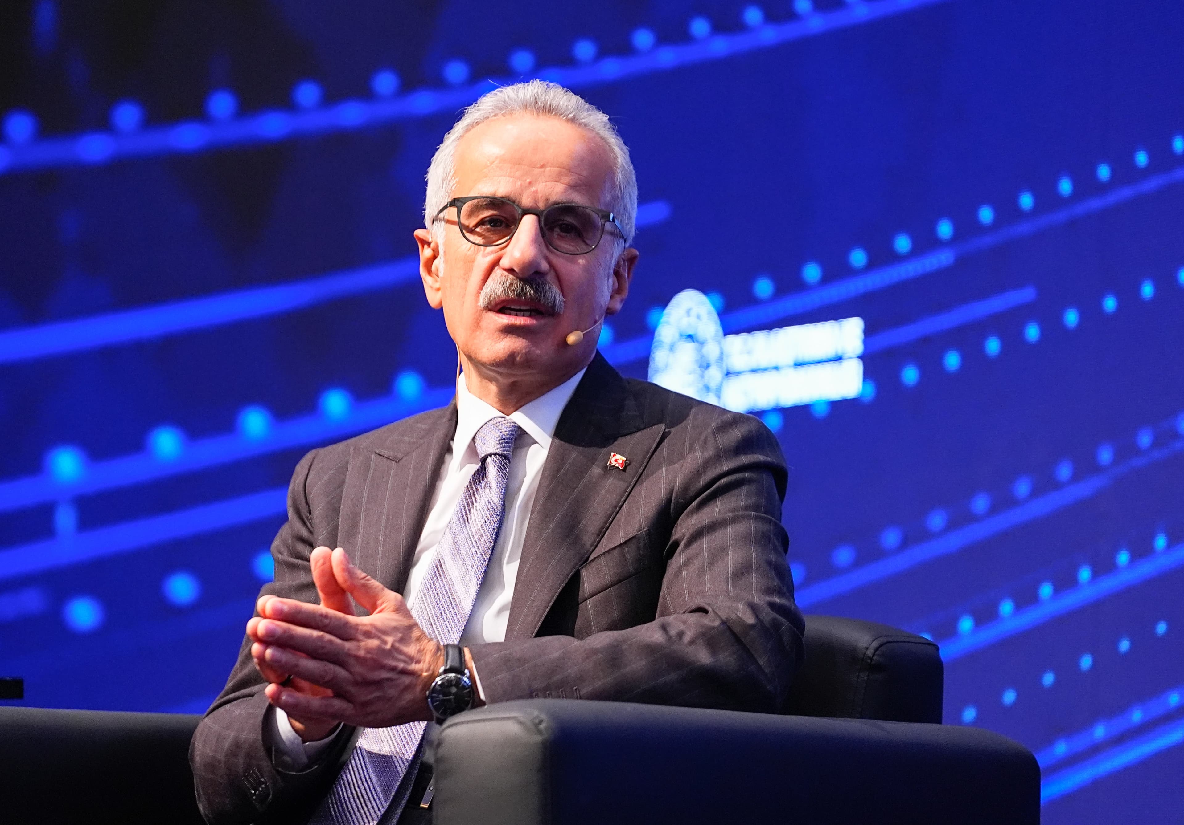 وەزیری گواستنەوەی تورکیا: رێگەی گەشەپێدان هاوسەنگیی هێز و پەیوەندییە ئابوورییەکان دادەرێژێتەوە